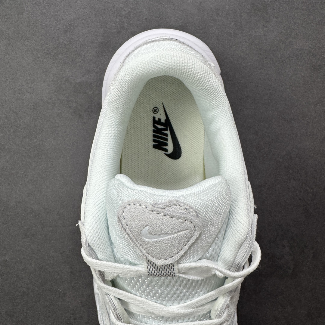 图片[7]-【公司级】耐克NK AIR PEGASUS AL8舒适百搭耐磨透气低帮跑步鞋时尚厚底老爹鞋 专为跑者打造的熟悉弹力脚感再度回归 助你攻克各种目标 再不然 也能为你增添足下风采 AL8版保有你喜爱的灵敏度和适中支撑力 以及发想自 2000 年代初期跑者们的飘逸造型 鞋面采用皮革和网眼布材质打造 搭配上侧面的线条设计 十分吸睛 中底搭载了Air气垫 保证舒适的脚感反馈 货号：FJ3794-102 尺码：36 36.5 37.5 38 38.5 39 40 40.5 41 42 42.5 43 44 45-选品中心