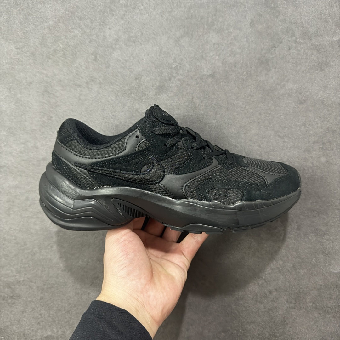 【公司级】耐克NK AIR PEGASUS AL8舒适百搭耐磨透气低帮跑步鞋时尚厚底老爹鞋 专为跑者打造的熟悉弹力脚感再度回归 助你攻克各种目标 再不然 也能为你增添足下风采 AL8版保有你喜爱的灵敏度和适中支撑力 以及发想自 2000 年代初期跑者们的飘逸造型 鞋面采用皮革和网眼布材质打造 搭配上侧面的线条设计 十分吸睛 中底搭载了Air气垫 保证舒适的脚感反馈 货号:FJ3794-100 尺码:36 36.5 37.5 38 38.5 39 40 40.5 41 42 42.5 43 44 45-选品中心