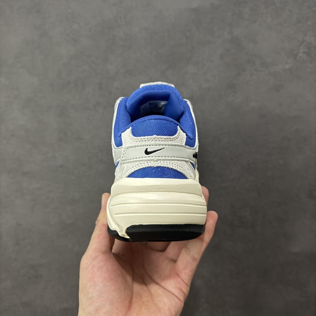 图片[4]-【公司级】耐克NK AIR PEGASUS AL8舒适百搭耐磨透气低帮跑步鞋时尚厚底老爹鞋 专为跑者打造的熟悉弹力脚感再度回归 助你攻克各种目标 再不然 也能为你增添足下风采 AL8版保有你喜爱的灵敏度和适中支撑力 以及发想自 2000 年代初期跑者们的飘逸造型 鞋面采用皮革和网眼布材质打造 搭配上侧面的线条设计 十分吸睛 中底搭载了Air气垫 保证舒适的脚感反馈 货号：HF1761-400 尺码：36 36.5 37.5 38 38.5 39 40 40.5 41 42 42.5 43 44 45-选品中心