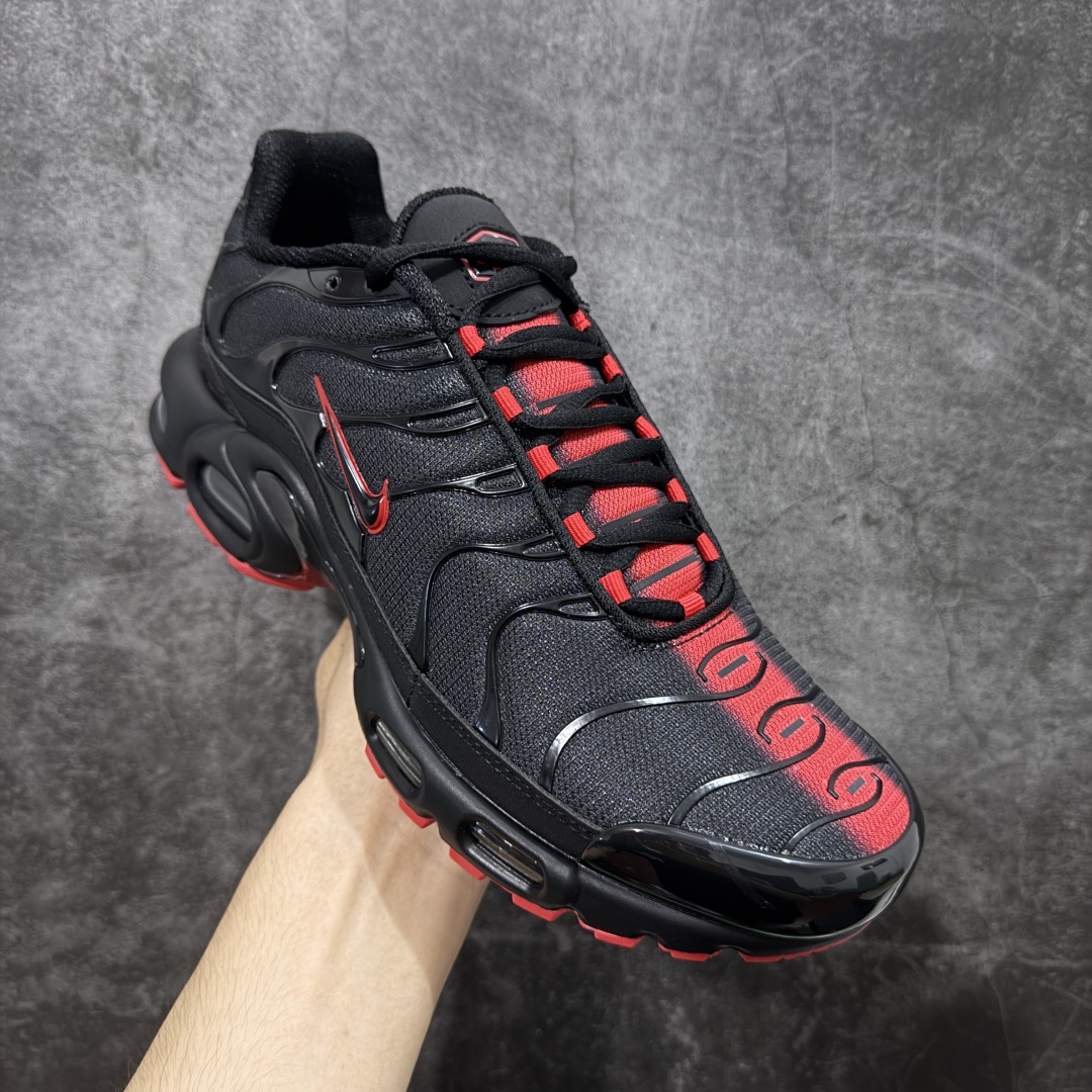 图片[3]-【Max纯原版】Nike Air Max Plus TN气垫系列跑鞋 全新一比一高端版本 真正的市场T1品质 更多配色陆续出货 真正的用心研发 一点一点抠出来的 品质 品控细节 随便闭眼对比市场任何版本 全套原纸板楦头开发 完美呈现版型 工艺流程均与原鞋保持一致 Turned Air 中底缓震技术 鞋面弧度与大底弧度一致 鞋头正确TPU材质 鞋面高频TPU材质1.0厚度 原鞋一致层次感 超越公司货的品控标准 多道QC质检 货号：IM4868-010 尺码：36 36.5 37.5 38 38.5 39 40 40.5 41 42 42.5 43 44 44.5 45 46-选品中心