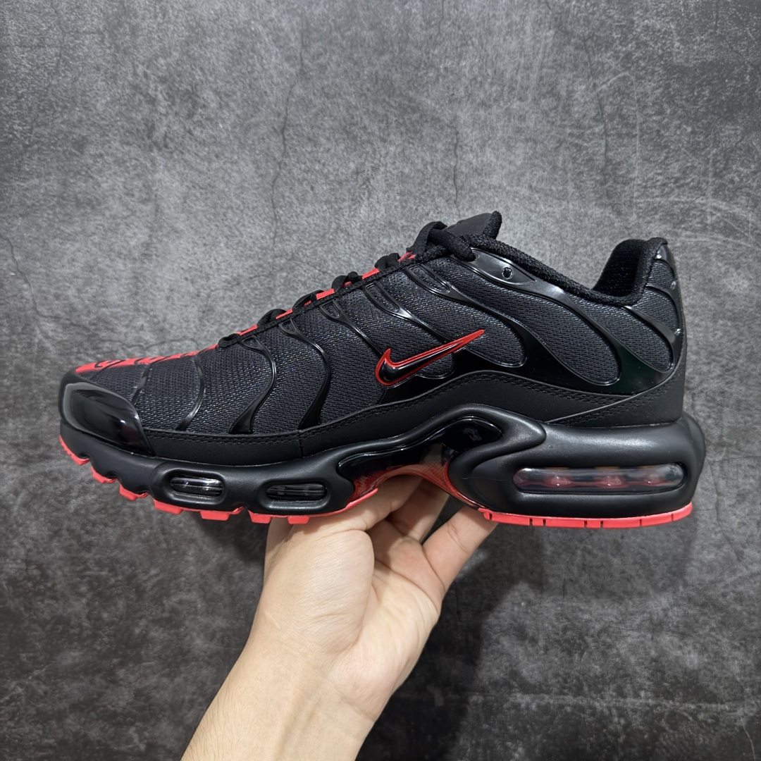 图片[2]-【Max纯原版】Nike Air Max Plus TN气垫系列跑鞋 全新一比一高端版本 真正的市场T1品质 更多配色陆续出货 真正的用心研发 一点一点抠出来的 品质 品控细节 随便闭眼对比市场任何版本 全套原纸板楦头开发 完美呈现版型 工艺流程均与原鞋保持一致 Turned Air 中底缓震技术 鞋面弧度与大底弧度一致 鞋头正确TPU材质 鞋面高频TPU材质1.0厚度 原鞋一致层次感 超越公司货的品控标准 多道QC质检 货号：IM4868-010 尺码：36 36.5 37.5 38 38.5 39 40 40.5 41 42 42.5 43 44 44.5 45 46-选品中心