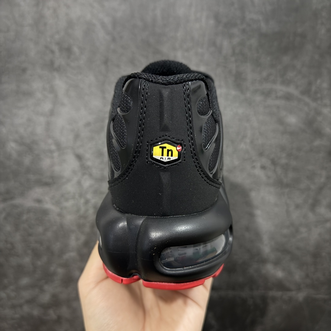 图片[4]-【Max纯原版】Nike Air Max Plus TN气垫系列跑鞋 全新一比一高端版本 真正的市场T1品质 更多配色陆续出货 真正的用心研发 一点一点抠出来的 品质 品控细节 随便闭眼对比市场任何版本 全套原纸板楦头开发 完美呈现版型 工艺流程均与原鞋保持一致 Turned Air 中底缓震技术 鞋面弧度与大底弧度一致 鞋头正确TPU材质 鞋面高频TPU材质1.0厚度 原鞋一致层次感 超越公司货的品控标准 多道QC质检 货号：IM4868-010 尺码：36 36.5 37.5 38 38.5 39 40 40.5 41 42 42.5 43 44 44.5 45 46-选品中心