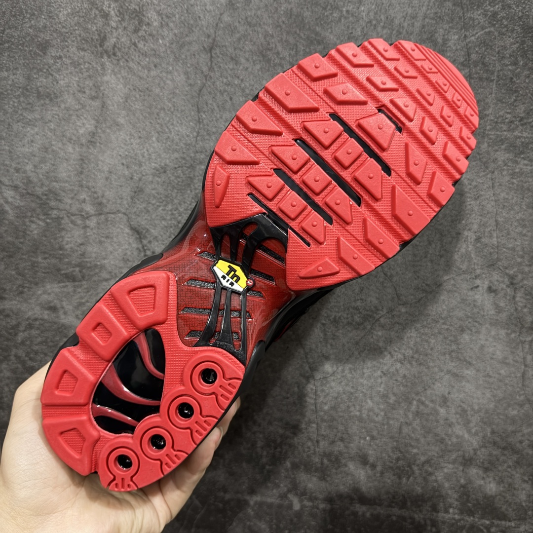 图片[9]-【Max纯原版】Nike Air Max Plus TN气垫系列跑鞋 全新一比一高端版本 真正的市场T1品质 更多配色陆续出货 真正的用心研发 一点一点抠出来的 品质 品控细节 随便闭眼对比市场任何版本 全套原纸板楦头开发 完美呈现版型 工艺流程均与原鞋保持一致 Turned Air 中底缓震技术 鞋面弧度与大底弧度一致 鞋头正确TPU材质 鞋面高频TPU材质1.0厚度 原鞋一致层次感 超越公司货的品控标准 多道QC质检 货号：IM4868-010 尺码：36 36.5 37.5 38 38.5 39 40 40.5 41 42 42.5 43 44 44.5 45 46-选品中心