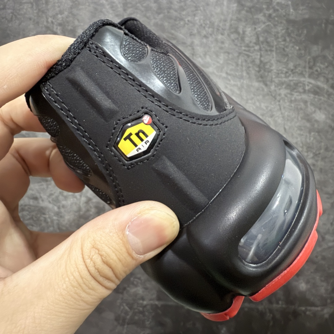图片[2]-【Max纯原版】Nike Air Max Plus TN气垫系列跑鞋 全新一比一高端版本 真正的市场T1品质 更多配色陆续出货 真正的用心研发 一点一点抠出来的 品质 品控细节 随便闭眼对比市场任何版本 全套原纸板楦头开发 完美呈现版型 工艺流程均与原鞋保持一致 Turned Air 中底缓震技术 鞋面弧度与大底弧度一致 鞋头正确TPU材质 鞋面高频TPU材质1.0厚度 原鞋一致层次感 超越公司货的品控标准 多道QC质检 货号：IM4868-010 尺码：36 36.5 37.5 38 38.5 39 40 40.5 41 42 42.5 43 44 44.5 45 46-选品中心