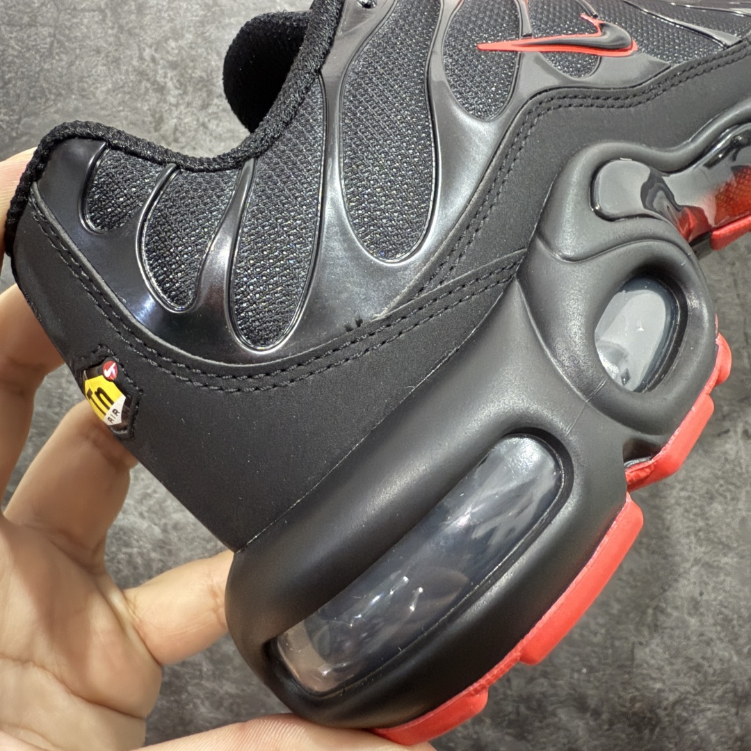 图片[3]-【Max纯原版】Nike Air Max Plus TN气垫系列跑鞋 全新一比一高端版本 真正的市场T1品质 更多配色陆续出货 真正的用心研发 一点一点抠出来的 品质 品控细节 随便闭眼对比市场任何版本 全套原纸板楦头开发 完美呈现版型 工艺流程均与原鞋保持一致 Turned Air 中底缓震技术 鞋面弧度与大底弧度一致 鞋头正确TPU材质 鞋面高频TPU材质1.0厚度 原鞋一致层次感 超越公司货的品控标准 多道QC质检 货号：IM4868-010 尺码：36 36.5 37.5 38 38.5 39 40 40.5 41 42 42.5 43 44 44.5 45 46-选品中心