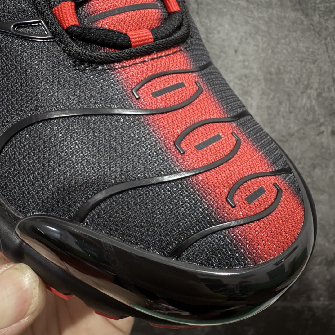 图片[5]-【Max纯原版】Nike Air Max Plus TN气垫系列跑鞋 全新一比一高端版本 真正的市场T1品质 更多配色陆续出货 真正的用心研发 一点一点抠出来的 品质 品控细节 随便闭眼对比市场任何版本 全套原纸板楦头开发 完美呈现版型 工艺流程均与原鞋保持一致 Turned Air 中底缓震技术 鞋面弧度与大底弧度一致 鞋头正确TPU材质 鞋面高频TPU材质1.0厚度 原鞋一致层次感 超越公司货的品控标准 多道QC质检 货号：IM4868-010 尺码：36 36.5 37.5 38 38.5 39 40 40.5 41 42 42.5 43 44 44.5 45 46-选品中心