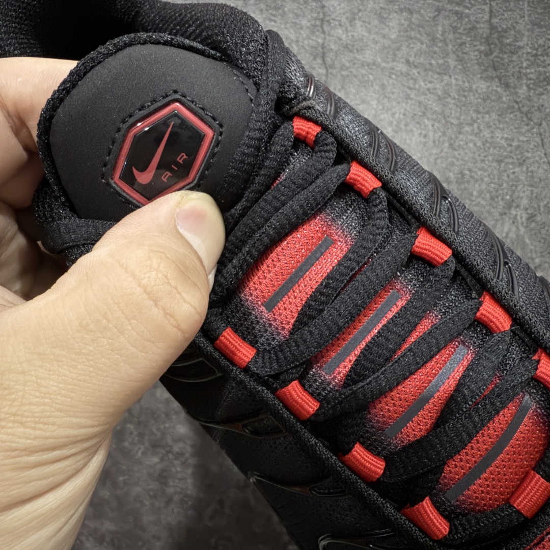图片[6]-【Max纯原版】Nike Air Max Plus TN气垫系列跑鞋 全新一比一高端版本 真正的市场T1品质 更多配色陆续出货 真正的用心研发 一点一点抠出来的 品质 品控细节 随便闭眼对比市场任何版本 全套原纸板楦头开发 完美呈现版型 工艺流程均与原鞋保持一致 Turned Air 中底缓震技术 鞋面弧度与大底弧度一致 鞋头正确TPU材质 鞋面高频TPU材质1.0厚度 原鞋一致层次感 超越公司货的品控标准 多道QC质检 货号：IM4868-010 尺码：36 36.5 37.5 38 38.5 39 40 40.5 41 42 42.5 43 44 44.5 45 46-选品中心