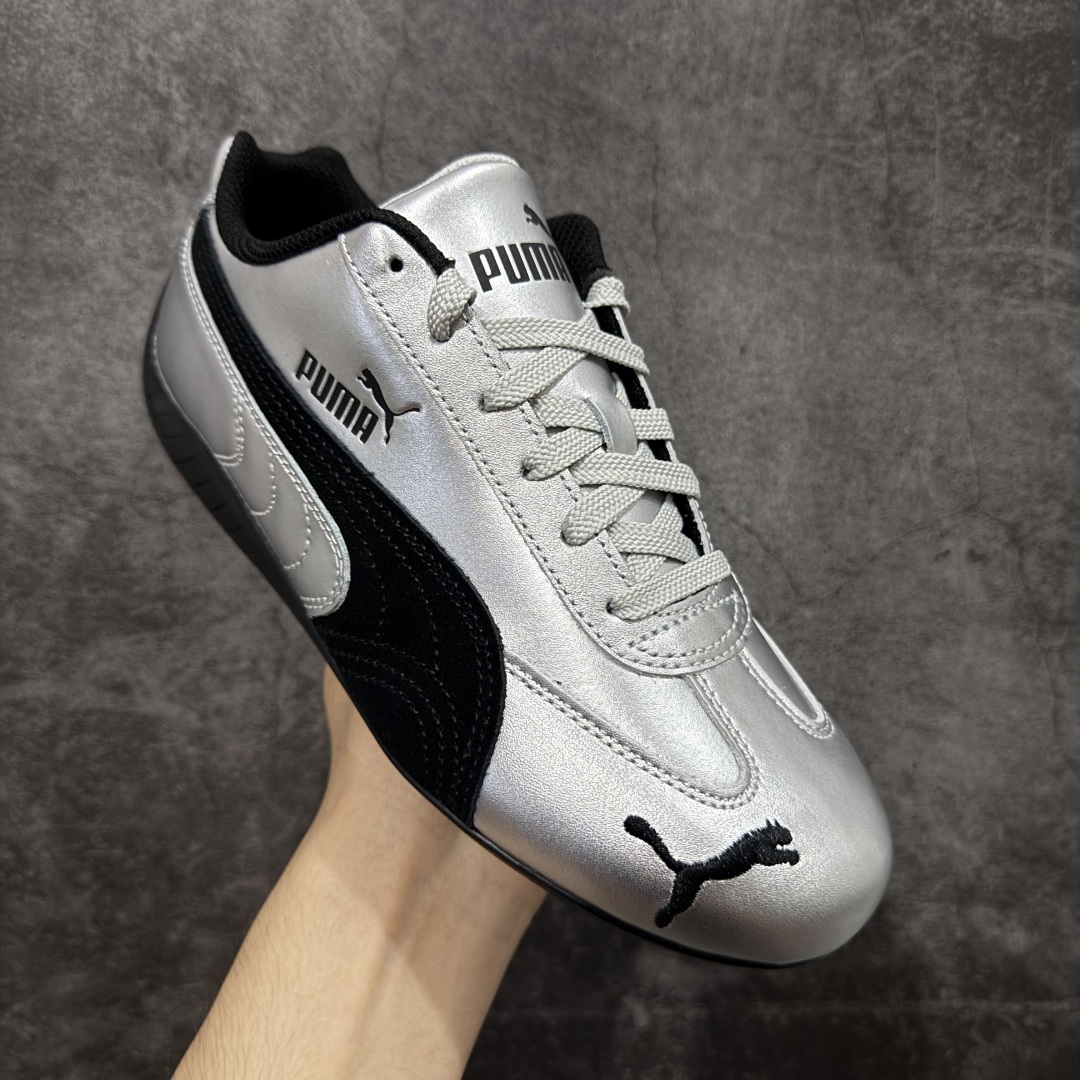 图片[3]-【渠道纯原版】Puma Speedcat OG Sparco 彪马罗马阿莫尔系列 复古运动休闲赛车跑鞋 黑银 目前市场最优版本 无论是版型 细节 烫金走线 完全碾压市场任意版本 欢迎对比🆚 工厂耗时3个月开发 原装档案原数据纸版楦型 采用固色翻毛皮鞋面材质(正确二次成型\’猛帮\’成型工艺🆚区别市面版本!!) 外置原数据开发轻量耐磨橡胶大底💪🏻 全球知名运动品牌PUMA宝马赛车系列 融合了宝马车队的标志性配色 以趣味十足又前卫复古的设计引领潮流 将赛道精神融入街头时尚 开启前卫竞速之旅 主打前卫复古风 Roma鞋款的鞋侧以复古的流线造型 缀以宝马经典Logo 巧妙吸睛 而Speedcat鞋款以亮眼三色条纹元素缀以舒适鞋面 赋予了独特的个性美学 演绎赛车的无尽能量 尺码：35.5-45 货号：403689-01-选品中心