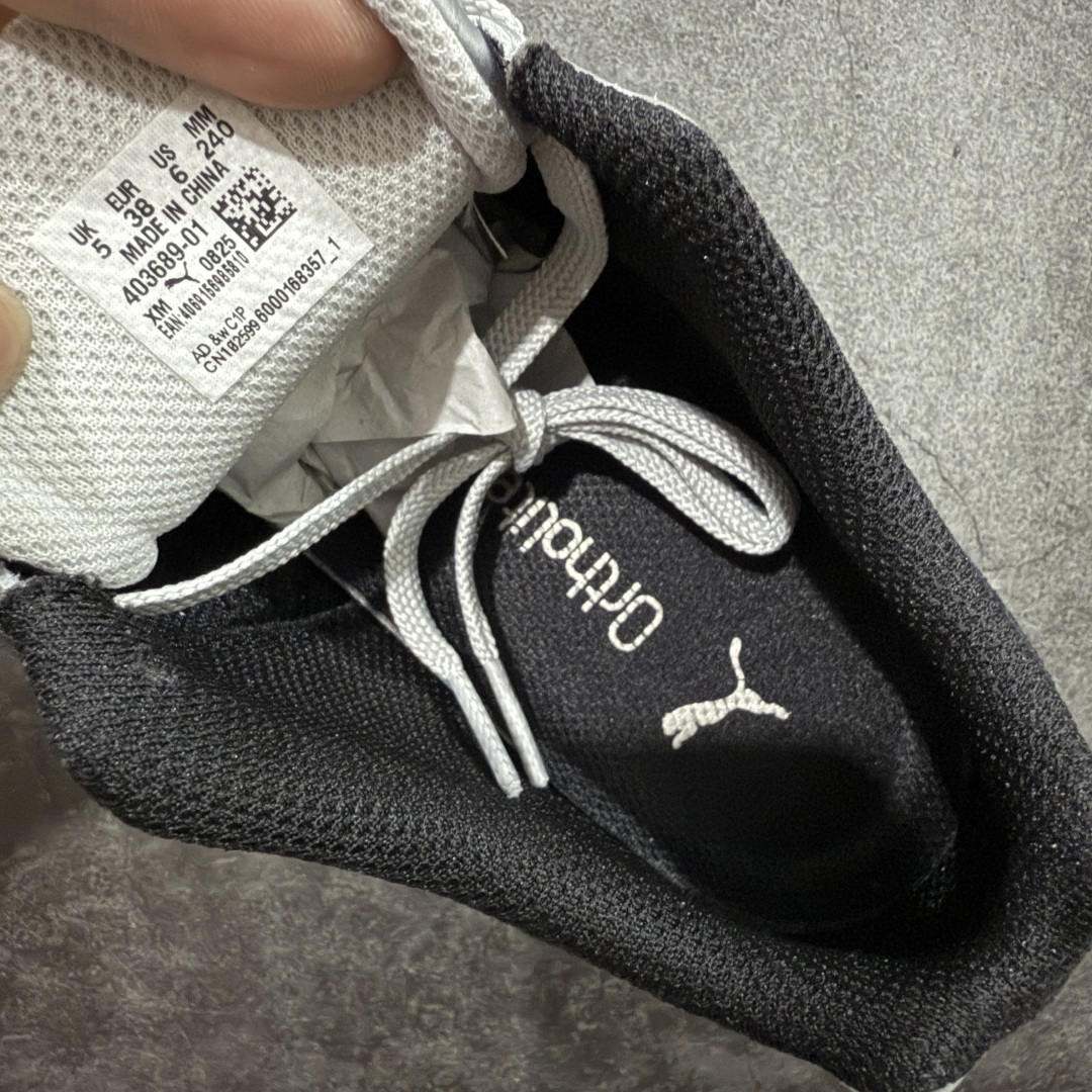图片[6]-【渠道纯原版】Puma Speedcat OG Sparco 彪马罗马阿莫尔系列 复古运动休闲赛车跑鞋 黑银 目前市场最优版本 无论是版型 细节 烫金走线 完全碾压市场任意版本 欢迎对比🆚 工厂耗时3个月开发 原装档案原数据纸版楦型 采用固色翻毛皮鞋面材质(正确二次成型\’猛帮\’成型工艺🆚区别市面版本!!) 外置原数据开发轻量耐磨橡胶大底💪🏻 全球知名运动品牌PUMA宝马赛车系列 融合了宝马车队的标志性配色 以趣味十足又前卫复古的设计引领潮流 将赛道精神融入街头时尚 开启前卫竞速之旅 主打前卫复古风 Roma鞋款的鞋侧以复古的流线造型 缀以宝马经典Logo 巧妙吸睛 而Speedcat鞋款以亮眼三色条纹元素缀以舒适鞋面 赋予了独特的个性美学 演绎赛车的无尽能量 尺码：35.5-45 货号：403689-01-选品中心