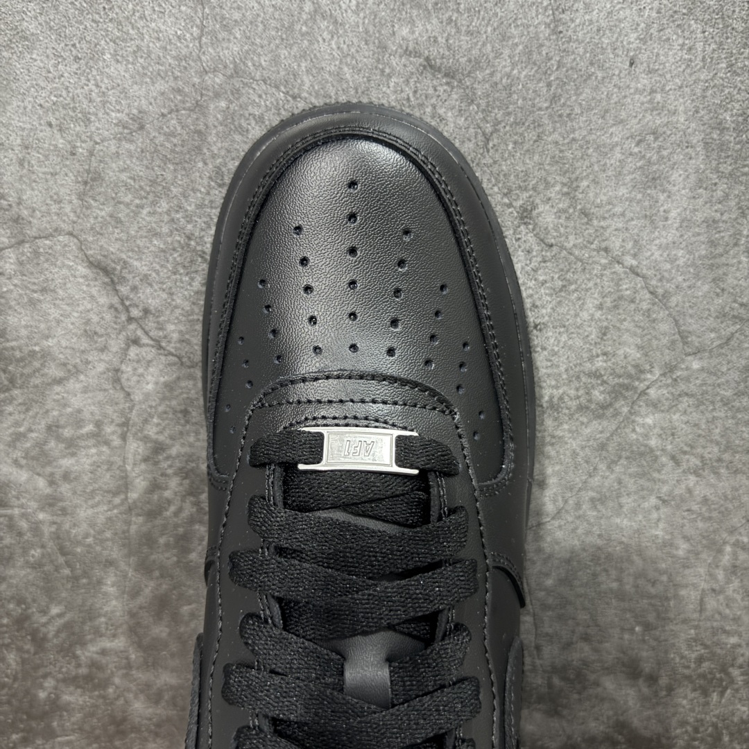 图片[5]-【XE纯原】Air Force 1 Low AF1空军纯黑低帮 亮面 CW2288-001 抄底的价格 完美品质 完全吊打市场所有同价位上下版本 偏软质头层皮料 完美鞋型 钩子裁边清洁度无敌！ 针车走线图片放大看相当整齐，鞋带口冲孔与鞋头冲孔非常圆润干净 无任何毛边，正确做旧鞋带金属铁片，中底走线 鞋垫刷胶 大底含气垫都是基本操作！独家有货，全码可接！ 尺码：36-46含尖版本 目前此价位你能找到的最优的一个版本没有之一-选品中心
