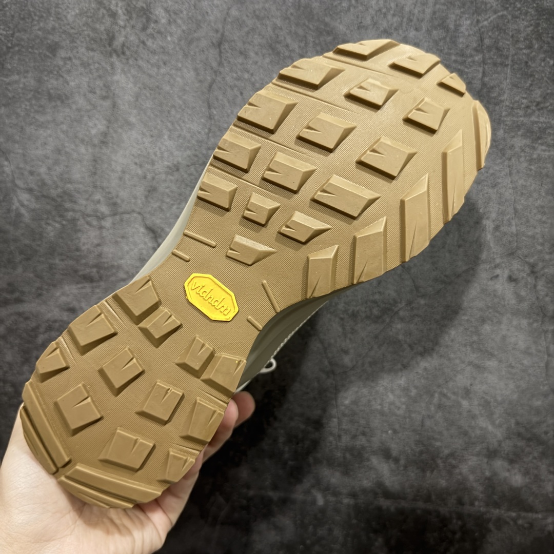 图片[9]-【公司级】Arcteryx始祖鸟 Aerios FL 舒适 防滑耐磨 高帮徒步鞋男款 官方同步 适合技术户外路线单日徒步穿着也可以 aeriosflgtx鞋受到长途野外跑步鞋的启发 适合在变化的地形上进行快速轻快的徒步旅行穿着，舒适而有支撑性，使您充满信心。该设计与脚部融为一体，可最大限度地减少摩擦，gore-tex保护膜网砂，采用gore隐形适体(invisiblefit)技术，更轻薄舒适。敏捷、稳定和技术路线上的自信源于vibram® megagrip外底、压缩eva内底以及一体的tpu。 尺码：39-44-选品中心