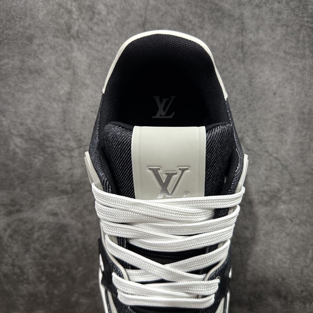 图片[8]-【莞产礼盒版本】LV Louis Vuitton Trainer 限定联名 低帮休闲板鞋 代购级别 ZP级全套包装 原版购入历时近两个月开发打造！ 经典多拼色超好看 原版完美楦型 调试了两个月 鞋面独家订制压纹粒面小牛皮 大底TPU、模具费2w+ 质感媲美原版 垫脚聚米微料加透气英伦网布 细节原版一致 ❗️请注意区分市面通货材料 版型 包装配件 尺码： 38 39 40 41 42 43 44 45 46-选品中心
