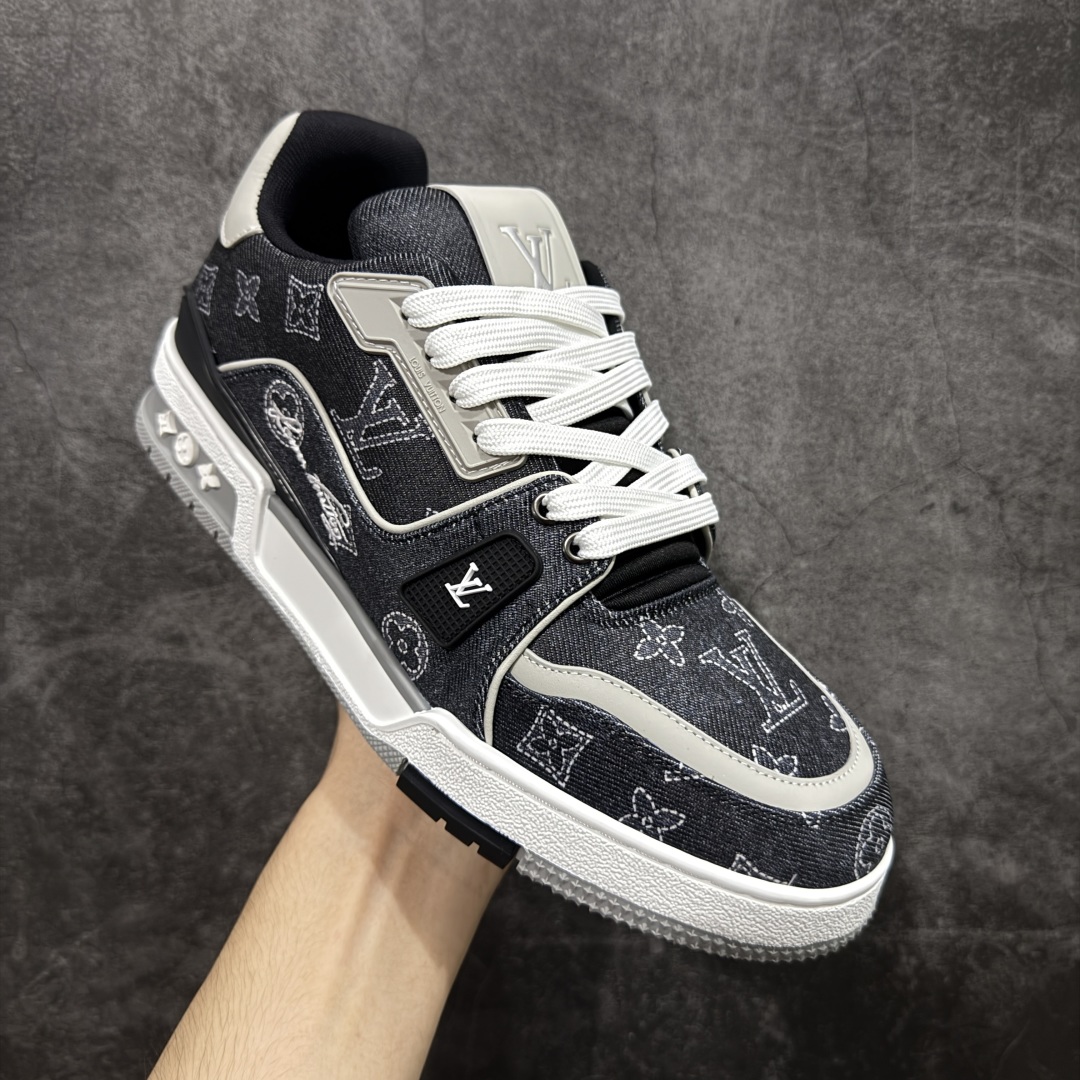 图片[3]-【莞产礼盒版本】LV Louis Vuitton Trainer 限定联名 低帮休闲板鞋 代购级别 ZP级全套包装 原版购入历时近两个月开发打造！ 经典多拼色超好看 原版完美楦型 调试了两个月 鞋面独家订制压纹粒面小牛皮 大底TPU、模具费2w+ 质感媲美原版 垫脚聚米微料加透气英伦网布 细节原版一致 ❗️请注意区分市面通货材料 版型 包装配件 尺码： 38 39 40 41 42 43 44 45 46-选品中心