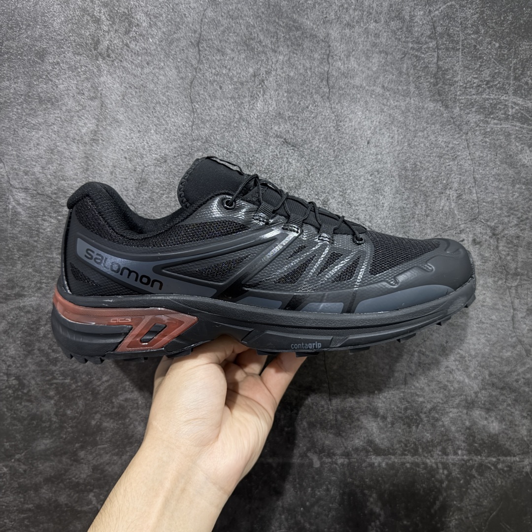 【莞产版本】SALOMON萨洛蒙 XT-Wings 2 Advanced 户外舒适百搭 网布织物减震防滑耐磨透气 低帮跑步鞋灰 XT-Wings 2采用了萨洛蒙独有的技术,不仅保证了鞋子的耐磨性,还让你在户外探险中保持通风透气,让双脚始终保持清爽舒适。无论是徒步旅行、登山探险还是日常穿搭,它都能为你提供稳定的支撑和舒适的穿着体验! 低帮设计,有效减轻脚部负担,提供更灵活的穿着感受。无论是在崎岖不平的山路上还是在城市街头漫步,XT-Wings 2都能帮助你自如地驰骋,释放内心对自然的向往!SALOMON萨洛蒙 XT-Wings 2绝对是一款不可错过的户外功能鞋!让它成为你户外探险路上的得力伙伴,让你在每一次冒险中都能感受到自由与激情的碰撞! 尺码:36-46含半码-选品中心