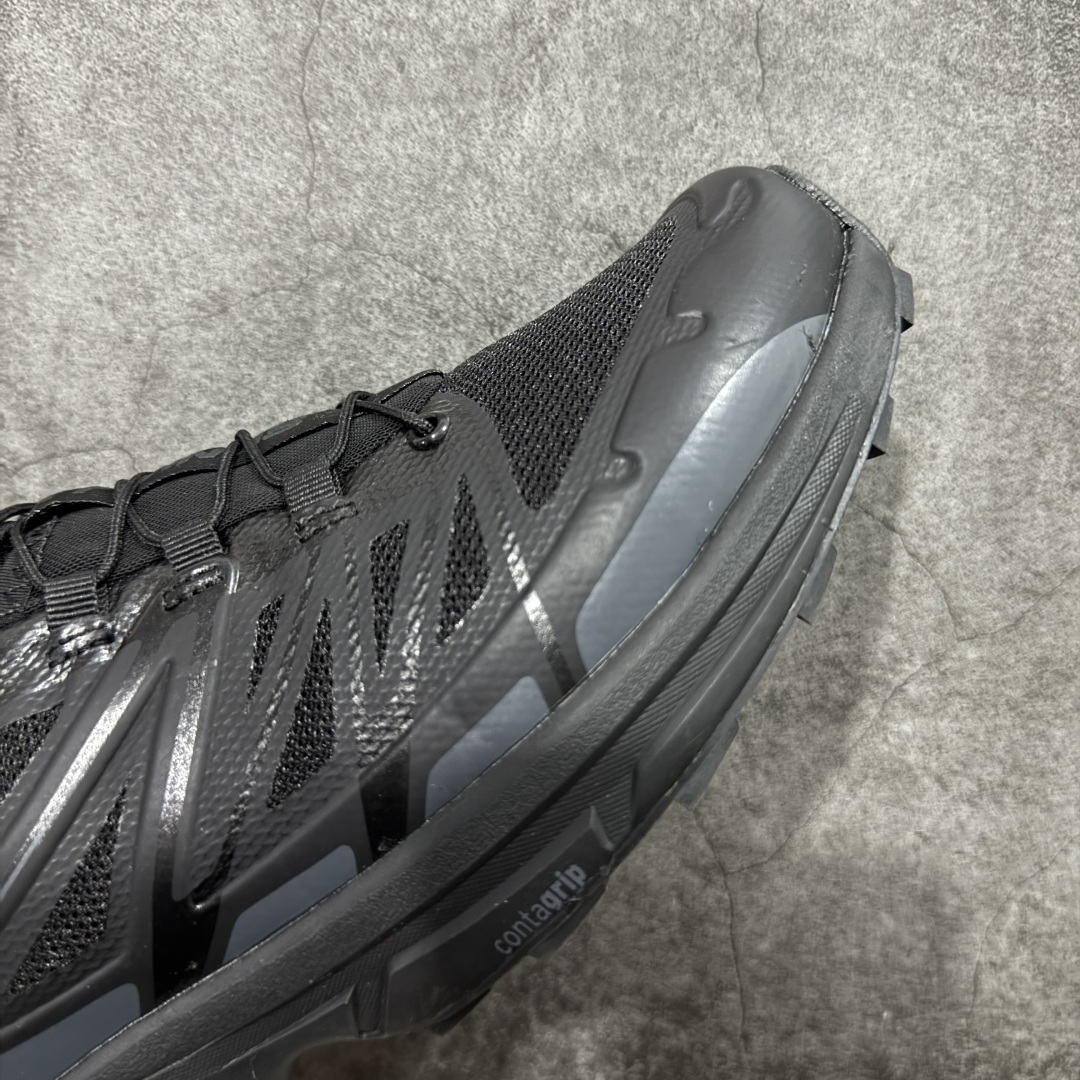 图片[6]-【莞产版本】SALOMON萨洛蒙 XT-Wings 2 Advanced 户外舒适百搭 网布织物减震防滑耐磨透气 低帮跑步鞋灰 XT-Wings 2采用了萨洛蒙独有的技术，不仅保证了鞋子的耐磨性，还让你在户外探险中保持通风透气，让双脚始终保持清爽舒适。无论是徒步旅行、登山探险还是日常穿搭，它都能为你提供稳定的支撑和舒适的穿着体验！ 低帮设计，有效减轻脚部负担，提供更灵活的穿着感受。无论是在崎岖不平的山路上还是在城市街头漫步，XT-Wings 2都能帮助你自如地驰骋，释放内心对自然的向往！SALOMON﻿萨洛蒙 XT-Wings 2绝对是一款不可错过的户外功能鞋！让它成为你户外探险路上的得力伙伴，让你在每一次冒险中都能感受到自由与激情的碰撞！ 尺码：36-46含半码-选品中心