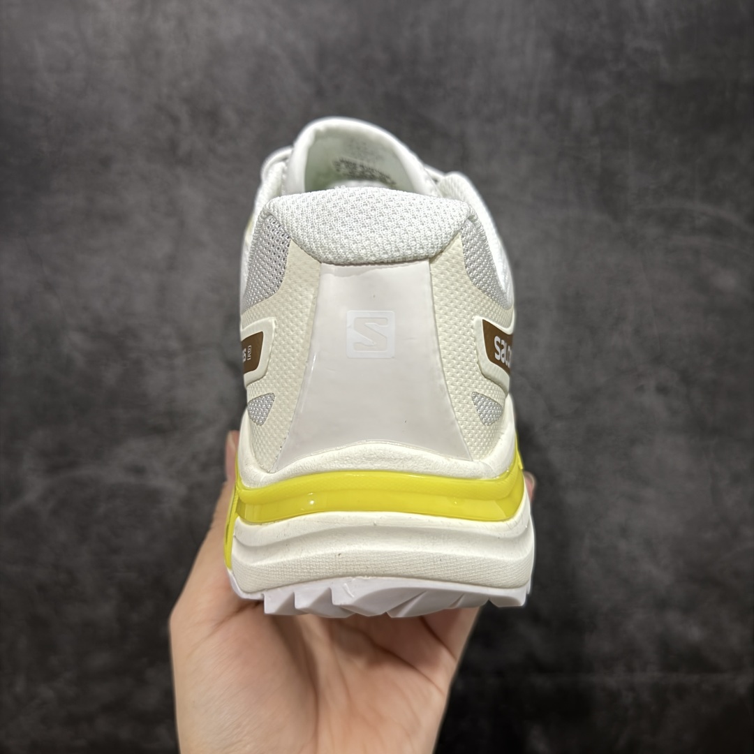 图片[4]-【莞产版本】SALOMON萨洛蒙 XT-Wings 2 Advanced 户外舒适百搭 网布织物减震防滑耐磨透气 低帮跑步鞋灰 XT-Wings 2采用了萨洛蒙独有的技术，不仅保证了鞋子的耐磨性，还让你在户外探险中保持通风透气，让双脚始终保持清爽舒适。无论是徒步旅行、登山探险还是日常穿搭，它都能为你提供稳定的支撑和舒适的穿着体验！ 低帮设计，有效减轻脚部负担，提供更灵活的穿着感受。无论是在崎岖不平的山路上还是在城市街头漫步，XT-Wings 2都能帮助你自如地驰骋，释放内心对自然的向往！SALOMON﻿萨洛蒙 XT-Wings 2绝对是一款不可错过的户外功能鞋！让它成为你户外探险路上的得力伙伴，让你在每一次冒险中都能感受到自由与激情的碰撞！ 尺码：36-46含半码-选品中心