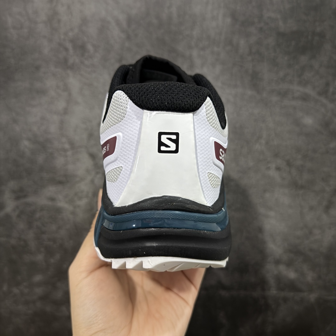 图片[4]-【莞产版本】SALOMON萨洛蒙 XT-Wings 2 Advanced 户外舒适百搭 网布织物减震防滑耐磨透气 低帮跑步鞋灰 XT-Wings 2采用了萨洛蒙独有的技术，不仅保证了鞋子的耐磨性，还让你在户外探险中保持通风透气，让双脚始终保持清爽舒适。无论是徒步旅行、登山探险还是日常穿搭，它都能为你提供稳定的支撑和舒适的穿着体验！ 低帮设计，有效减轻脚部负担，提供更灵活的穿着感受。无论是在崎岖不平的山路上还是在城市街头漫步，XT-Wings 2都能帮助你自如地驰骋，释放内心对自然的向往！SALOMON﻿萨洛蒙 XT-Wings 2绝对是一款不可错过的户外功能鞋！让它成为你户外探险路上的得力伙伴，让你在每一次冒险中都能感受到自由与激情的碰撞！ 尺码：36-46含半码-选品中心