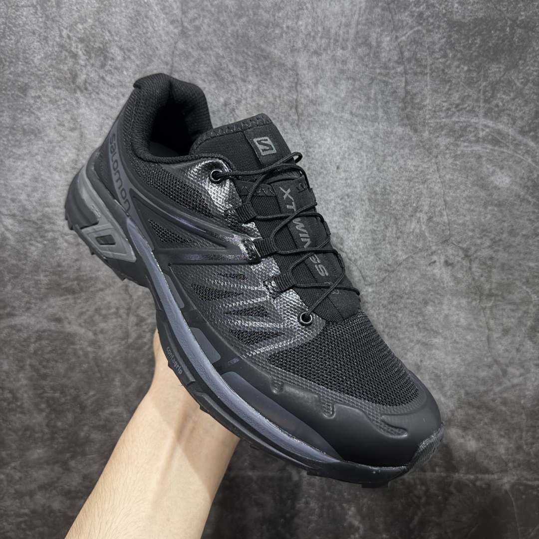 图片[3]-【莞产版本】SALOMON萨洛蒙 XT-Wings 2 Advanced 户外舒适百搭 网布织物减震防滑耐磨透气 低帮跑步鞋灰 XT-Wings 2采用了萨洛蒙独有的技术，不仅保证了鞋子的耐磨性，还让你在户外探险中保持通风透气，让双脚始终保持清爽舒适。无论是徒步旅行、登山探险还是日常穿搭，它都能为你提供稳定的支撑和舒适的穿着体验！ 低帮设计，有效减轻脚部负担，提供更灵活的穿着感受。无论是在崎岖不平的山路上还是在城市街头漫步，XT-Wings 2都能帮助你自如地驰骋，释放内心对自然的向往！SALOMON﻿萨洛蒙 XT-Wings 2绝对是一款不可错过的户外功能鞋！让它成为你户外探险路上的得力伙伴，让你在每一次冒险中都能感受到自由与激情的碰撞！ 尺码：36-46含半码-选品中心