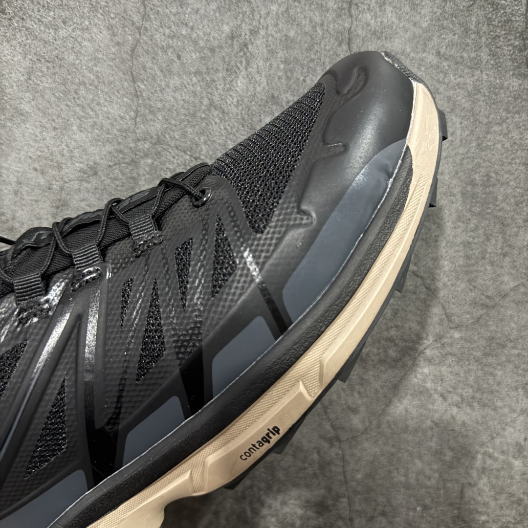 图片[6]-【莞产版本】SALOMON萨洛蒙 XT-Wings 2 Advanced 户外舒适百搭 网布织物减震防滑耐磨透气 低帮跑步鞋灰 XT-Wings 2采用了萨洛蒙独有的技术，不仅保证了鞋子的耐磨性，还让你在户外探险中保持通风透气，让双脚始终保持清爽舒适。无论是徒步旅行、登山探险还是日常穿搭，它都能为你提供稳定的支撑和舒适的穿着体验！ 低帮设计，有效减轻脚部负担，提供更灵活的穿着感受。无论是在崎岖不平的山路上还是在城市街头漫步，XT-Wings 2都能帮助你自如地驰骋，释放内心对自然的向往！SALOMON﻿萨洛蒙 XT-Wings 2绝对是一款不可错过的户外功能鞋！让它成为你户外探险路上的得力伙伴，让你在每一次冒险中都能感受到自由与激情的碰撞！ 尺码：36-46含半码-选品中心