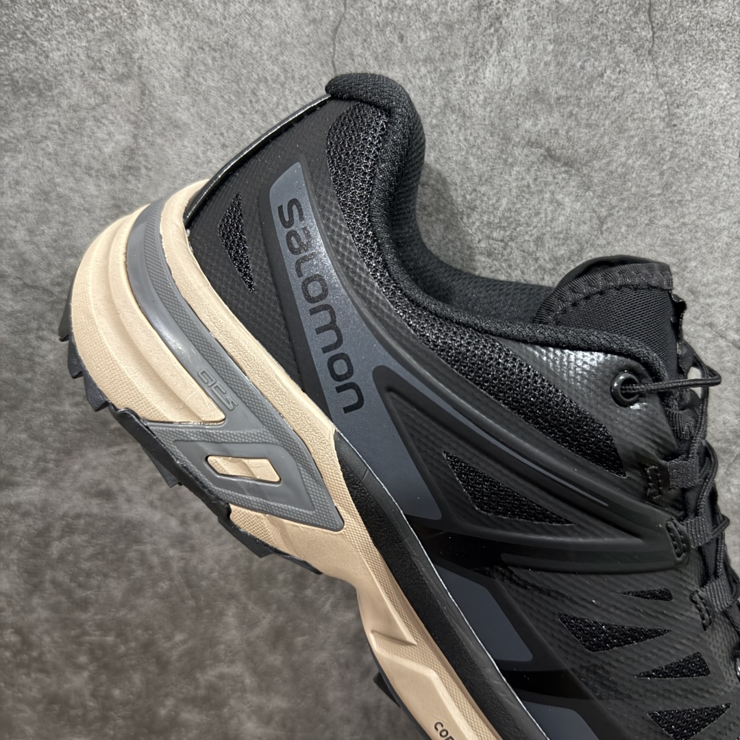 图片[7]-【莞产版本】SALOMON萨洛蒙 XT-Wings 2 Advanced 户外舒适百搭 网布织物减震防滑耐磨透气 低帮跑步鞋灰 XT-Wings 2采用了萨洛蒙独有的技术，不仅保证了鞋子的耐磨性，还让你在户外探险中保持通风透气，让双脚始终保持清爽舒适。无论是徒步旅行、登山探险还是日常穿搭，它都能为你提供稳定的支撑和舒适的穿着体验！ 低帮设计，有效减轻脚部负担，提供更灵活的穿着感受。无论是在崎岖不平的山路上还是在城市街头漫步，XT-Wings 2都能帮助你自如地驰骋，释放内心对自然的向往！SALOMON﻿萨洛蒙 XT-Wings 2绝对是一款不可错过的户外功能鞋！让它成为你户外探险路上的得力伙伴，让你在每一次冒险中都能感受到自由与激情的碰撞！ 尺码：36-46含半码-选品中心