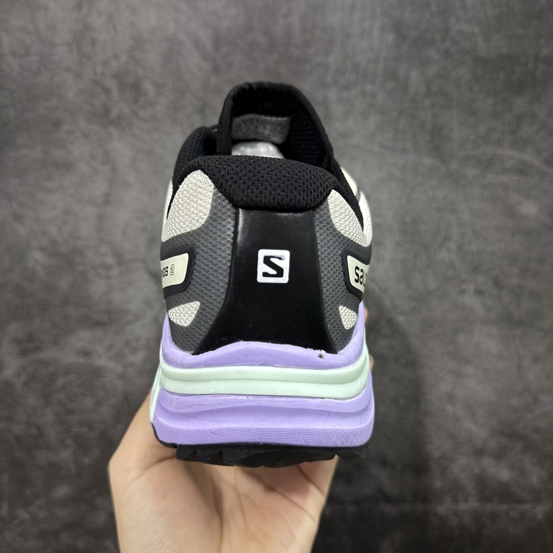 图片[4]-【莞产版本】SALOMON萨洛蒙 XT-Wings 2 Advanced 户外舒适百搭 网布织物减震防滑耐磨透气 低帮跑步鞋 XT-Wings 2采用了萨洛蒙独有的技术，不仅保证了鞋子的耐磨性，还让你在户外探险中保持通风透气，让双脚始终保持清爽舒适。无论是徒步旅行、登山探险还是日常穿搭，它都能为你提供稳定的支撑和舒适的穿着体验！ 低帮设计，有效减轻脚部负担，提供更灵活的穿着感受。无论是在崎岖不平的山路上还是在城市街头漫步，XT-Wings 2都能帮助你自如地驰骋，释放内心对自然的向往！SALOMON﻿萨洛蒙 XT-Wings 2绝对是一款不可错过的户外功能鞋！让它成为你户外探险路上的得力伙伴，让你在每一次冒险中都能感受到自由与激情的碰撞！ 尺码：36-46含半码-选品中心
