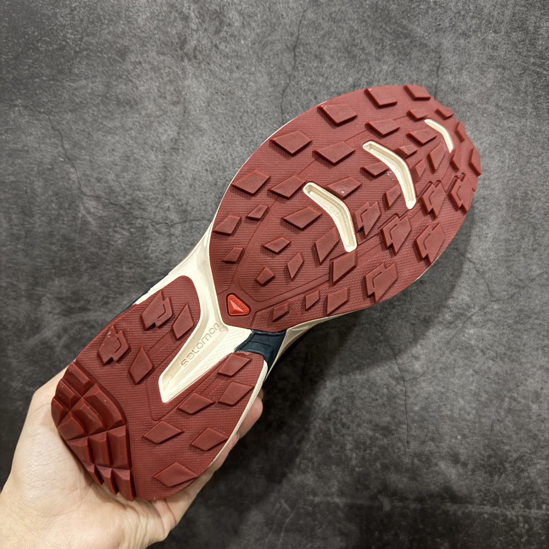 图片[9]-【莞产版本】SALOMON萨洛蒙 XT-Wings 2 Advanced 户外舒适百搭 网布织物减震防滑耐磨透气 低帮跑步鞋 XT-Wings 2采用了萨洛蒙独有的技术，不仅保证了鞋子的耐磨性，还让你在户外探险中保持通风透气，让双脚始终保持清爽舒适。无论是徒步旅行、登山探险还是日常穿搭，它都能为你提供稳定的支撑和舒适的穿着体验！ 低帮设计，有效减轻脚部负担，提供更灵活的穿着感受。无论是在崎岖不平的山路上还是在城市街头漫步，XT-Wings 2都能帮助你自如地驰骋，释放内心对自然的向往！SALOMON﻿萨洛蒙 XT-Wings 2绝对是一款不可错过的户外功能鞋！让它成为你户外探险路上的得力伙伴，让你在每一次冒险中都能感受到自由与激情的碰撞！ 尺码：36-46含半码-选品中心
