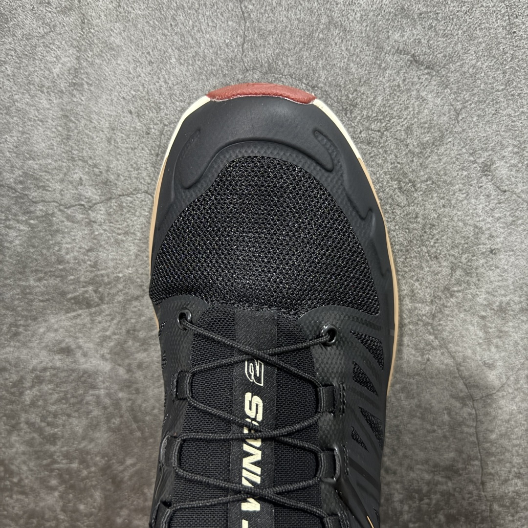 图片[5]-【莞产版本】SALOMON萨洛蒙 XT-Wings 2 Advanced 户外舒适百搭 网布织物减震防滑耐磨透气 低帮跑步鞋 XT-Wings 2采用了萨洛蒙独有的技术，不仅保证了鞋子的耐磨性，还让你在户外探险中保持通风透气，让双脚始终保持清爽舒适。无论是徒步旅行、登山探险还是日常穿搭，它都能为你提供稳定的支撑和舒适的穿着体验！ 低帮设计，有效减轻脚部负担，提供更灵活的穿着感受。无论是在崎岖不平的山路上还是在城市街头漫步，XT-Wings 2都能帮助你自如地驰骋，释放内心对自然的向往！SALOMON﻿萨洛蒙 XT-Wings 2绝对是一款不可错过的户外功能鞋！让它成为你户外探险路上的得力伙伴，让你在每一次冒险中都能感受到自由与激情的碰撞！ 尺码：36-46含半码-选品中心