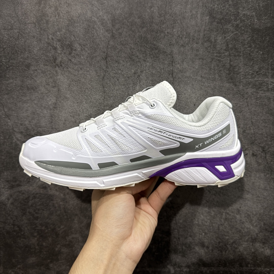 图片[2]-【莞产版本】SALOMON萨洛蒙 XT-Wings 2 Advanced 户外舒适百搭 网布织物减震防滑耐磨透气 低帮跑步鞋 XT-Wings 2采用了萨洛蒙独有的技术，不仅保证了鞋子的耐磨性，还让你在户外探险中保持通风透气，让双脚始终保持清爽舒适。无论是徒步旅行、登山探险还是日常穿搭，它都能为你提供稳定的支撑和舒适的穿着体验！ 低帮设计，有效减轻脚部负担，提供更灵活的穿着感受。无论是在崎岖不平的山路上还是在城市街头漫步，XT-Wings 2都能帮助你自如地驰骋，释放内心对自然的向往！SALOMON﻿萨洛蒙 XT-Wings 2绝对是一款不可错过的户外功能鞋！让它成为你户外探险路上的得力伙伴，让你在每一次冒险中都能感受到自由与激情的碰撞！ 尺码：36-46含半码-选品中心