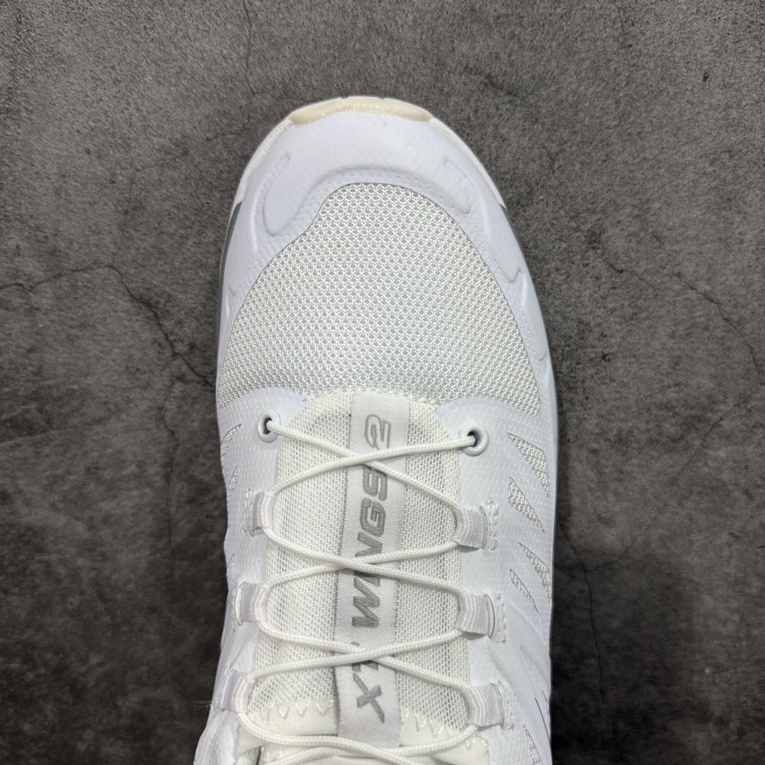 图片[5]-【莞产版本】SALOMON萨洛蒙 XT-Wings 2 Advanced 户外舒适百搭 网布织物减震防滑耐磨透气 低帮跑步鞋 XT-Wings 2采用了萨洛蒙独有的技术，不仅保证了鞋子的耐磨性，还让你在户外探险中保持通风透气，让双脚始终保持清爽舒适。无论是徒步旅行、登山探险还是日常穿搭，它都能为你提供稳定的支撑和舒适的穿着体验！ 低帮设计，有效减轻脚部负担，提供更灵活的穿着感受。无论是在崎岖不平的山路上还是在城市街头漫步，XT-Wings 2都能帮助你自如地驰骋，释放内心对自然的向往！SALOMON﻿萨洛蒙 XT-Wings 2绝对是一款不可错过的户外功能鞋！让它成为你户外探险路上的得力伙伴，让你在每一次冒险中都能感受到自由与激情的碰撞！ 尺码：36-46含半码-选品中心