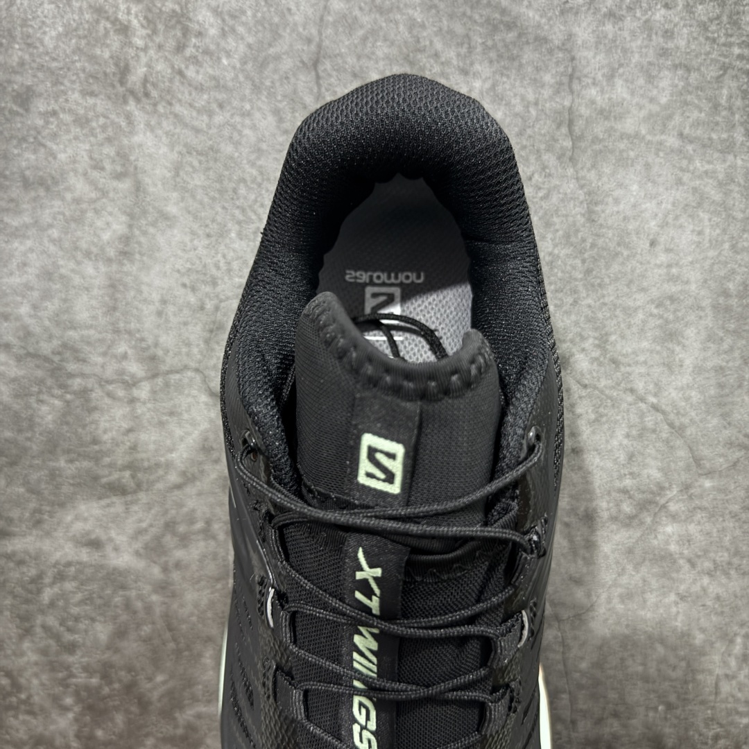 图片[8]-【莞产版本】SALOMON萨洛蒙 XT-Wings 2 Advanced 户外舒适百搭 网布织物减震防滑耐磨透气 低帮跑步鞋 XT-Wings 2采用了萨洛蒙独有的技术，不仅保证了鞋子的耐磨性，还让你在户外探险中保持通风透气，让双脚始终保持清爽舒适。无论是徒步旅行、登山探险还是日常穿搭，它都能为你提供稳定的支撑和舒适的穿着体验！ 低帮设计，有效减轻脚部负担，提供更灵活的穿着感受。无论是在崎岖不平的山路上还是在城市街头漫步，XT-Wings 2都能帮助你自如地驰骋，释放内心对自然的向往！SALOMON﻿萨洛蒙 XT-Wings 2绝对是一款不可错过的户外功能鞋！让它成为你户外探险路上的得力伙伴，让你在每一次冒险中都能感受到自由与激情的碰撞！ 尺码：36-46含半码-选品中心