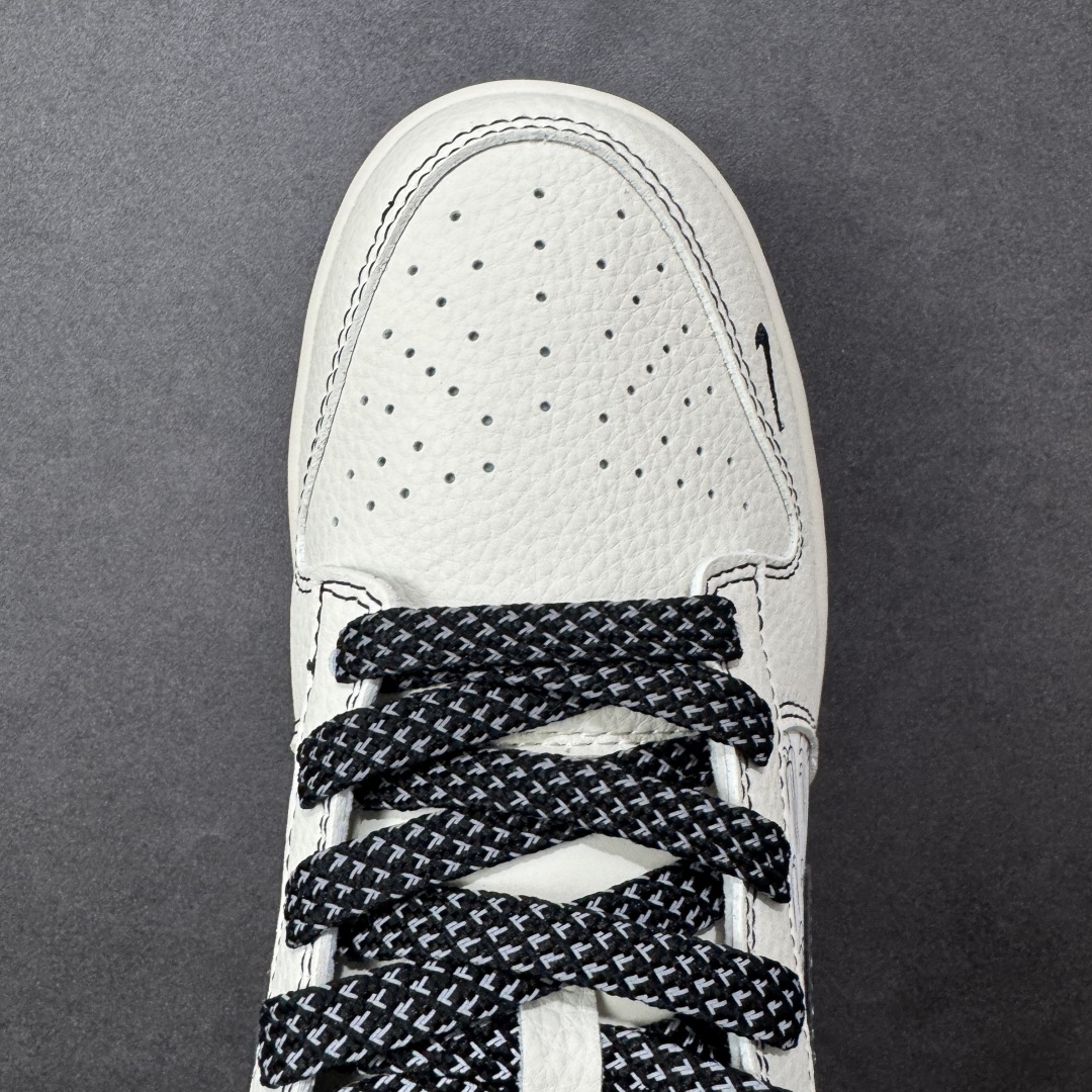 图片[8]-【定制版】Nike SB Dunk Low “NIKE联名——米黑多小勾” 高端定制 低帮休闲板鞋 定制鞋盒 大厂纯原品质出货 超高清洁度 皮料切割干净无任何毛边 细节完美 货号：HH7518-094 尺码：36 36.5 37.5 38 38.5 39 40 40.5 41 42 42.5 43 44 44.5 45 编码：HXSB330340-选品中心