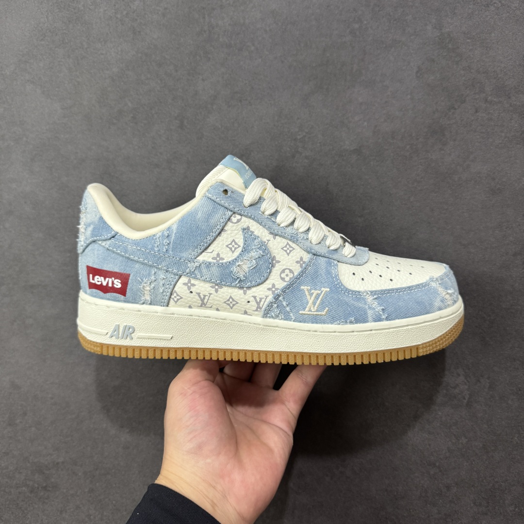 【定制版】Nike Air Force 1\'07 Low 李维斯 白浅蓝 空军一号低帮休闲板鞋  #防水水磨牛仔布 高级夜光效果 原楦头原纸板 高端定制鞋盒 原厂鞋底 超高清洁度 细节完美  货号:YF9511-814 尺码:36 36.5 37.5 38 38.5 39 40 40.5 41 42 42.5 43 44 44.5 45-选品中心