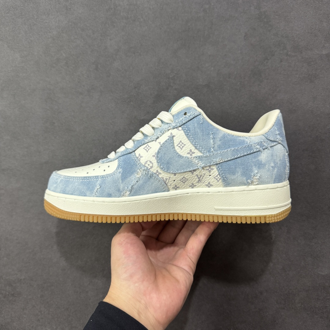 图片[2]-【定制版】Nike Air Force 1\’07 Low 李维斯 白浅蓝 空军一号低帮休闲板鞋  #防水水磨牛仔布 高级夜光效果 原楦头原纸板 高端定制鞋盒 原厂鞋底 超高清洁度 细节完美  货号：YF9511-814 尺码：36 36.5 37.5 38 38.5 39 40 40.5 41 42 42.5 43 44 44.5 45-选品中心