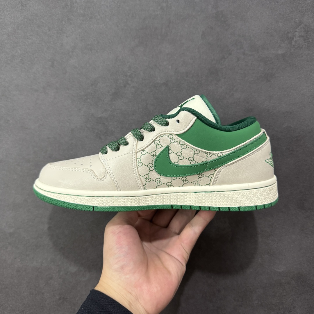 图片[2]-【定制版】高端定制Air Jordan 1 Low AJ1 乔1 “古驰联名—米白灰绿古驰印花”高端定制 低帮复古篮球鞋 #定制鞋盒 大厂纯原品质出货 超高清洁度 皮料切割干净无任何毛边 细节完美 货号：QD1988-001 尺码：36 36.5 37.5 38 38.5 39 40 40.5 41 42 42.5 43 44 44.5 45 编码：HXSB330340-选品中心