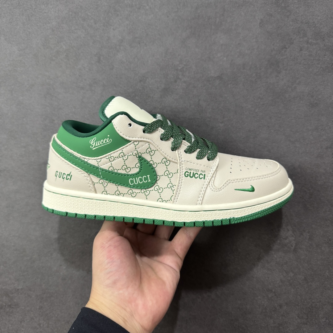 【定制版】高端定制Air Jordan 1 Low AJ1 乔1 “古驰联名---米白灰绿古驰印花”高端定制 低帮复古篮球鞋 #定制鞋盒 大厂纯原品质出货 超高清洁度 皮料切割干净无任何毛边 细节完美 货号:QD1988-001 尺码:36 36.5 37.5 38 38.5 39 40 40.5 41 42 42.5 43 44 44.5 45 编码:HXSB330340-选品中心