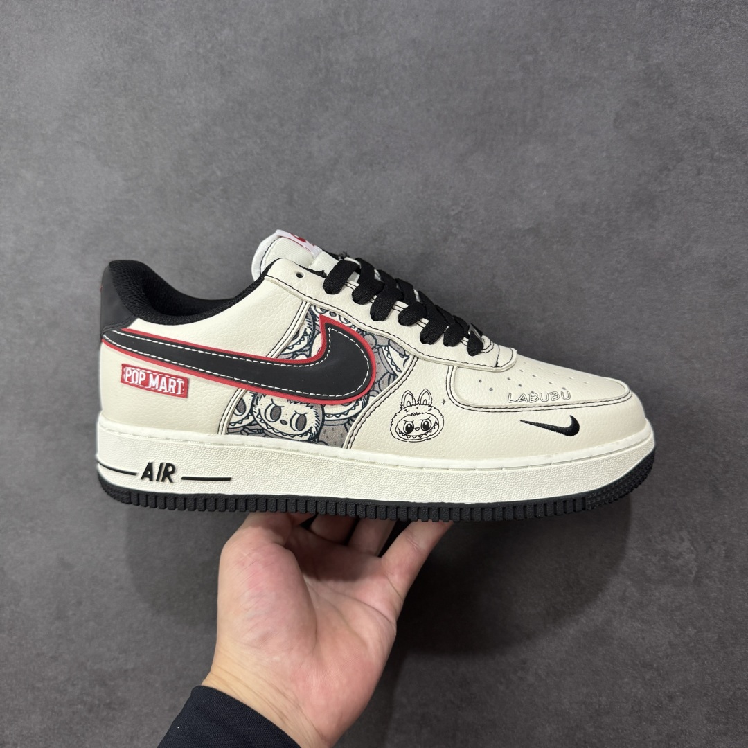 【定制版】Nike Air Force 1 Low 泡泡玛特 labubu高端定制联名 原楦头原纸板 打造纯正空军版型 专注外贸渠道 全掌内置蜂窝气垫 原盒配件 原厂中底钢印、拉帮完美 货号: HQ1688-001 尺码: 36 36.5 37.5 38 38.5 39 40 40.5 41 42 42.5 43 44 45 编码:HXSB310320-选品中心