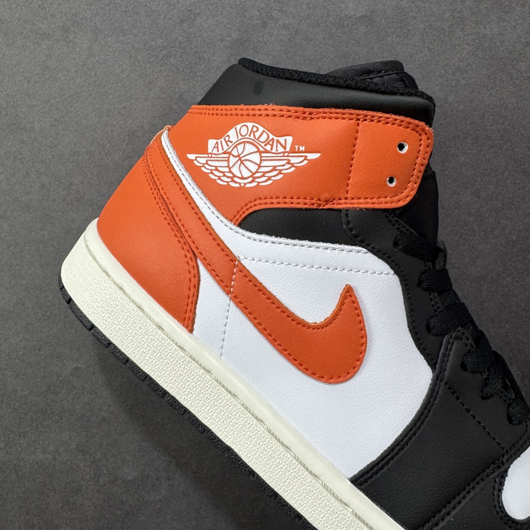 图片[6]-【K版纯原】Air Jordan AJ1 Mid 中帮 白黑橙扣碎 DQ8426-801 全新流水线出品 DT版本唯一平替选择 市场第二梯队最强版 全部原鞋开发 原楦原纸板开发 全鞋电脑针车 原厂内置全掌气垫 原盒内在原标 唯一Zp原版鞋带绑法 免检产品 全新2022版型 全头层皮料 完美零毛边处理 原厂配置全掌气垫 价格定位良心 几十个配色陆续出货 尺码：36 36.5 37.5 38 38.5 39 40 40.5 41 42 42.5 43 44 44.5 45 46-选品中心