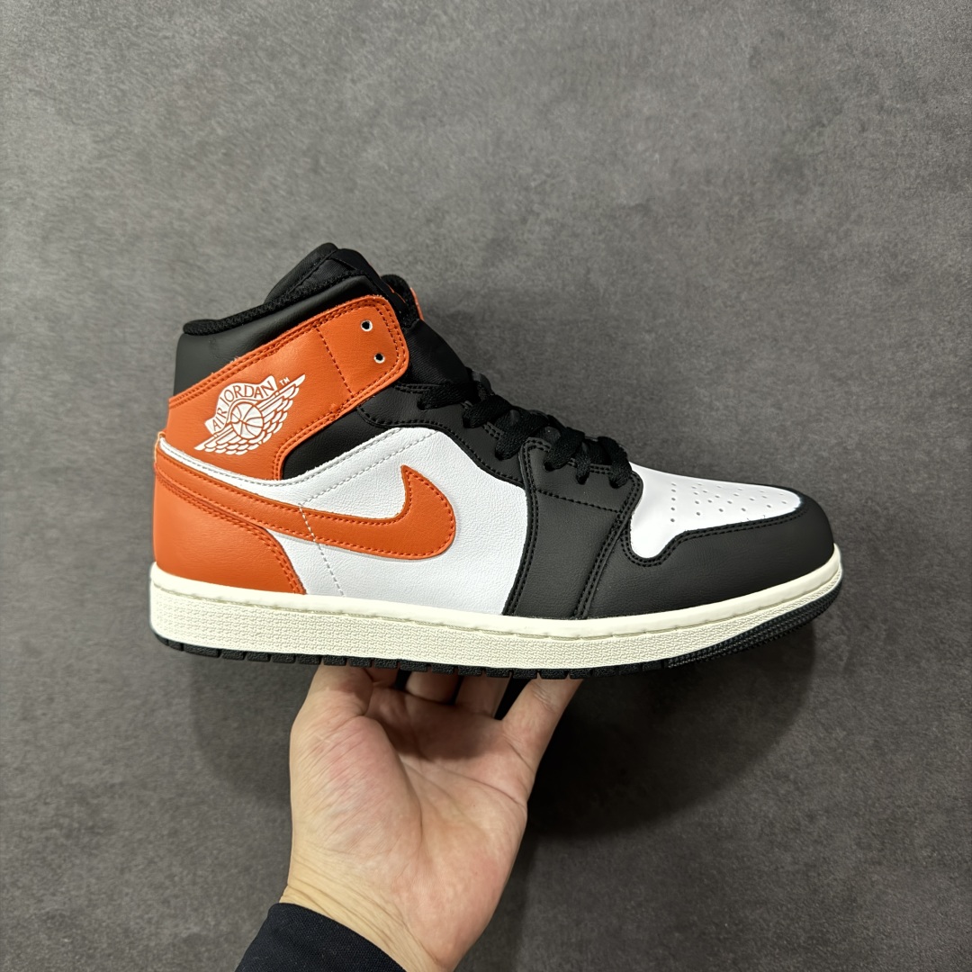 【K版纯原】Air Jordan AJ1 Mid 中帮 白黑橙扣碎 DQ8426-801 全新流水线出品 DT版本唯一平替选择 市场第二梯队最强版 全部原鞋开发 原楦原纸板开发 全鞋电脑针车 原厂内置全掌气垫 原盒内在原标 唯一Zp原版鞋带绑法 免检产品 全新2022版型 全头层皮料 完美零毛边处理 原厂配置全掌气垫 价格定位良心 几十个配色陆续出货 尺码:36 36.5 37.5 38 38.5 39 40 40.5 41 42 42.5 43 44 44.5 45 46-选品中心