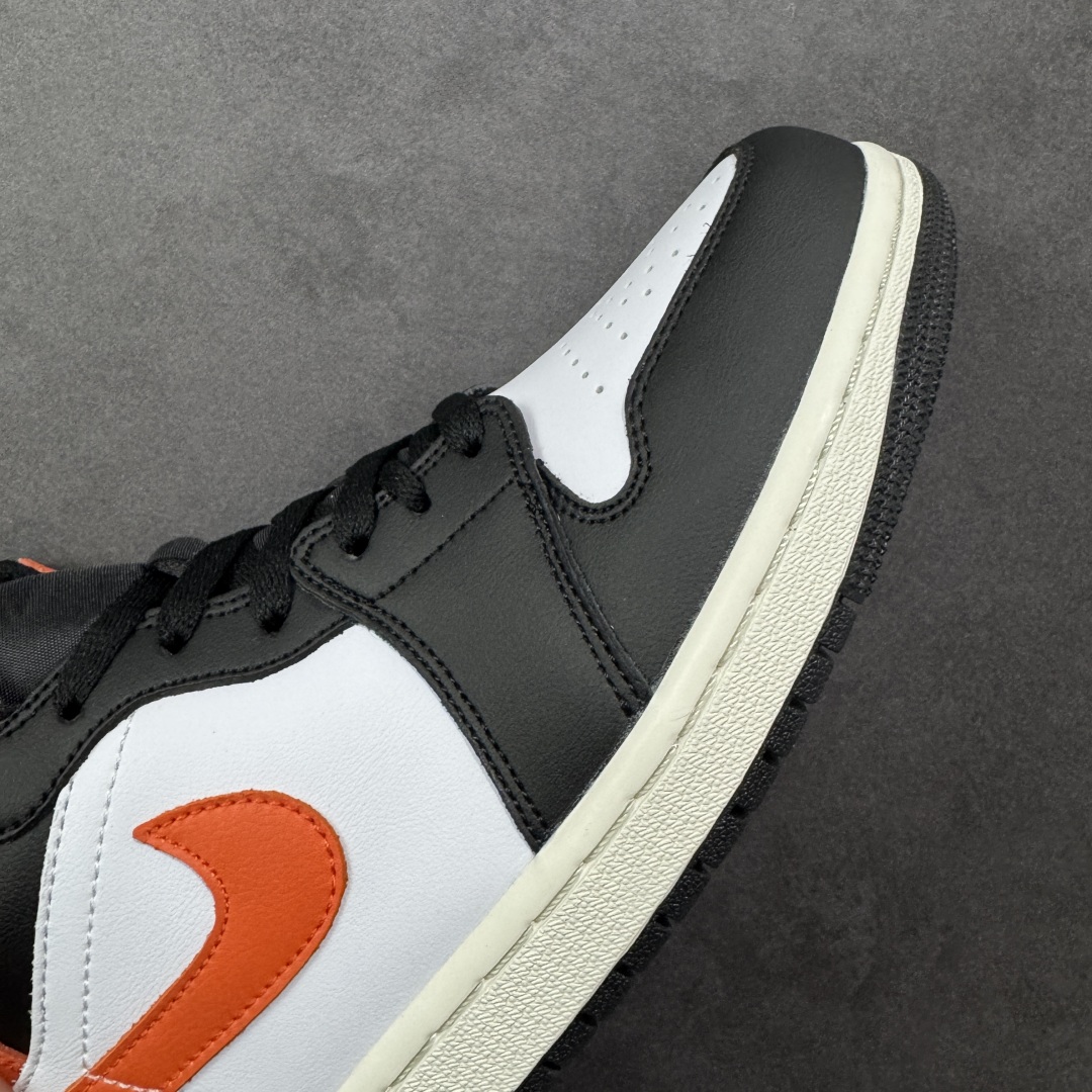 图片[5]-【K版纯原】Air Jordan AJ1 Mid 中帮 白黑橙扣碎 DQ8426-801 全新流水线出品 DT版本唯一平替选择 市场第二梯队最强版 全部原鞋开发 原楦原纸板开发 全鞋电脑针车 原厂内置全掌气垫 原盒内在原标 唯一Zp原版鞋带绑法 免检产品 全新2022版型 全头层皮料 完美零毛边处理 原厂配置全掌气垫 价格定位良心 几十个配色陆续出货 尺码：36 36.5 37.5 38 38.5 39 40 40.5 41 42 42.5 43 44 44.5 45 46-选品中心