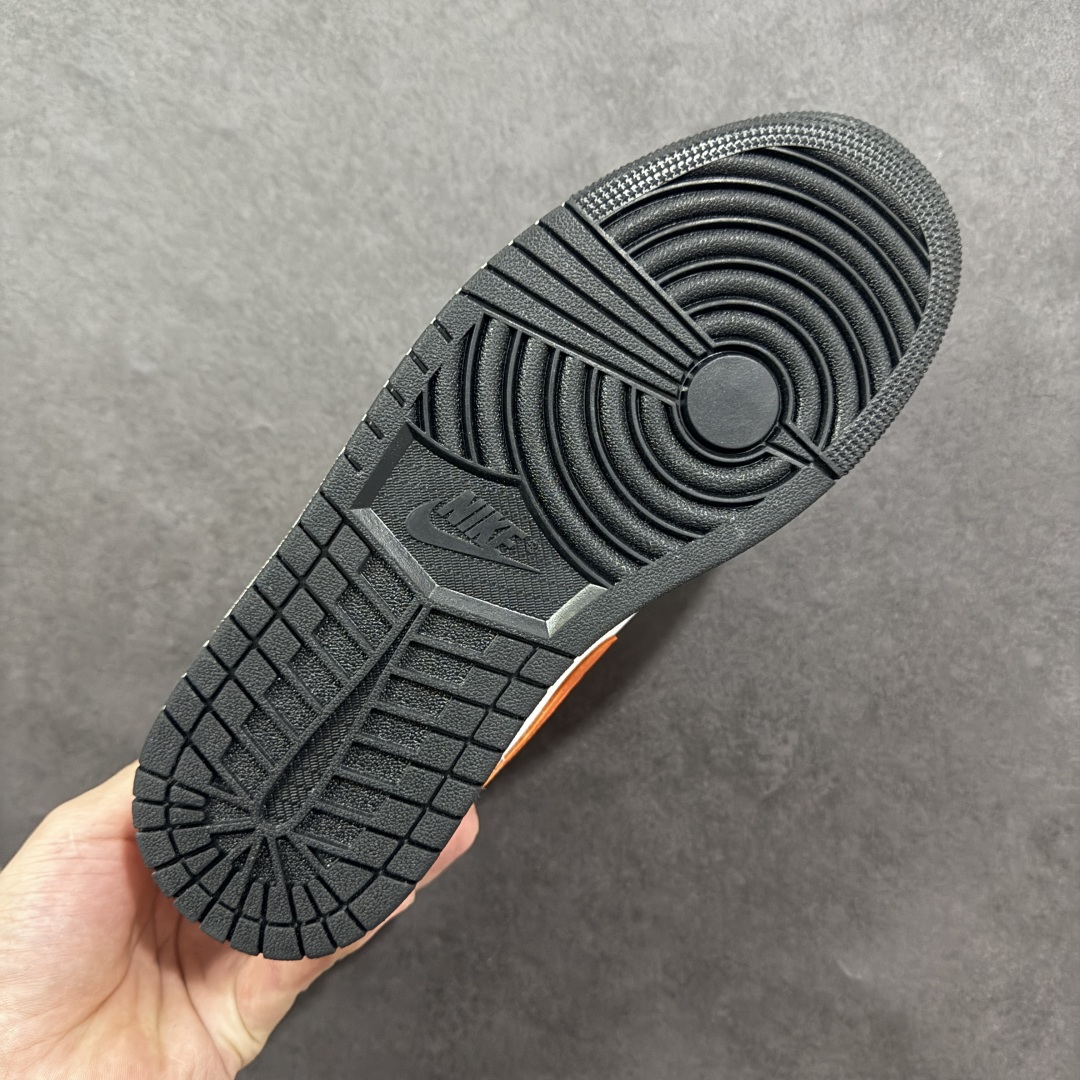 图片[9]-【K版纯原】Air Jordan AJ1 Mid 中帮 白黑橙扣碎 DQ8426-801 全新流水线出品 DT版本唯一平替选择 市场第二梯队最强版 全部原鞋开发 原楦原纸板开发 全鞋电脑针车 原厂内置全掌气垫 原盒内在原标 唯一Zp原版鞋带绑法 免检产品 全新2022版型 全头层皮料 完美零毛边处理 原厂配置全掌气垫 价格定位良心 几十个配色陆续出货 尺码：36 36.5 37.5 38 38.5 39 40 40.5 41 42 42.5 43 44 44.5 45 46-选品中心