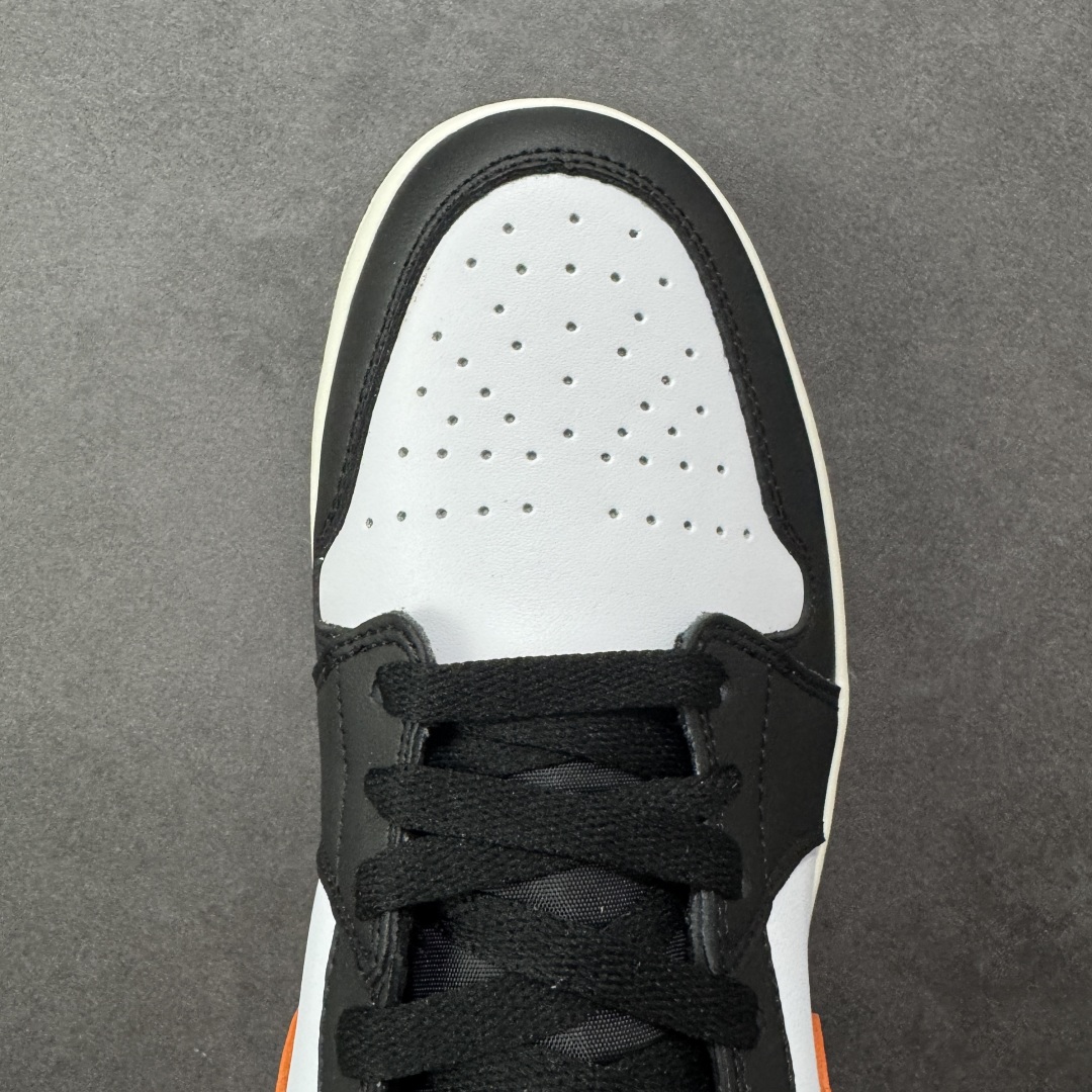 图片[8]-【K版纯原】Air Jordan AJ1 Mid 中帮 白黑橙扣碎 DQ8426-801 全新流水线出品 DT版本唯一平替选择 市场第二梯队最强版 全部原鞋开发 原楦原纸板开发 全鞋电脑针车 原厂内置全掌气垫 原盒内在原标 唯一Zp原版鞋带绑法 免检产品 全新2022版型 全头层皮料 完美零毛边处理 原厂配置全掌气垫 价格定位良心 几十个配色陆续出货 尺码：36 36.5 37.5 38 38.5 39 40 40.5 41 42 42.5 43 44 44.5 45 46-选品中心