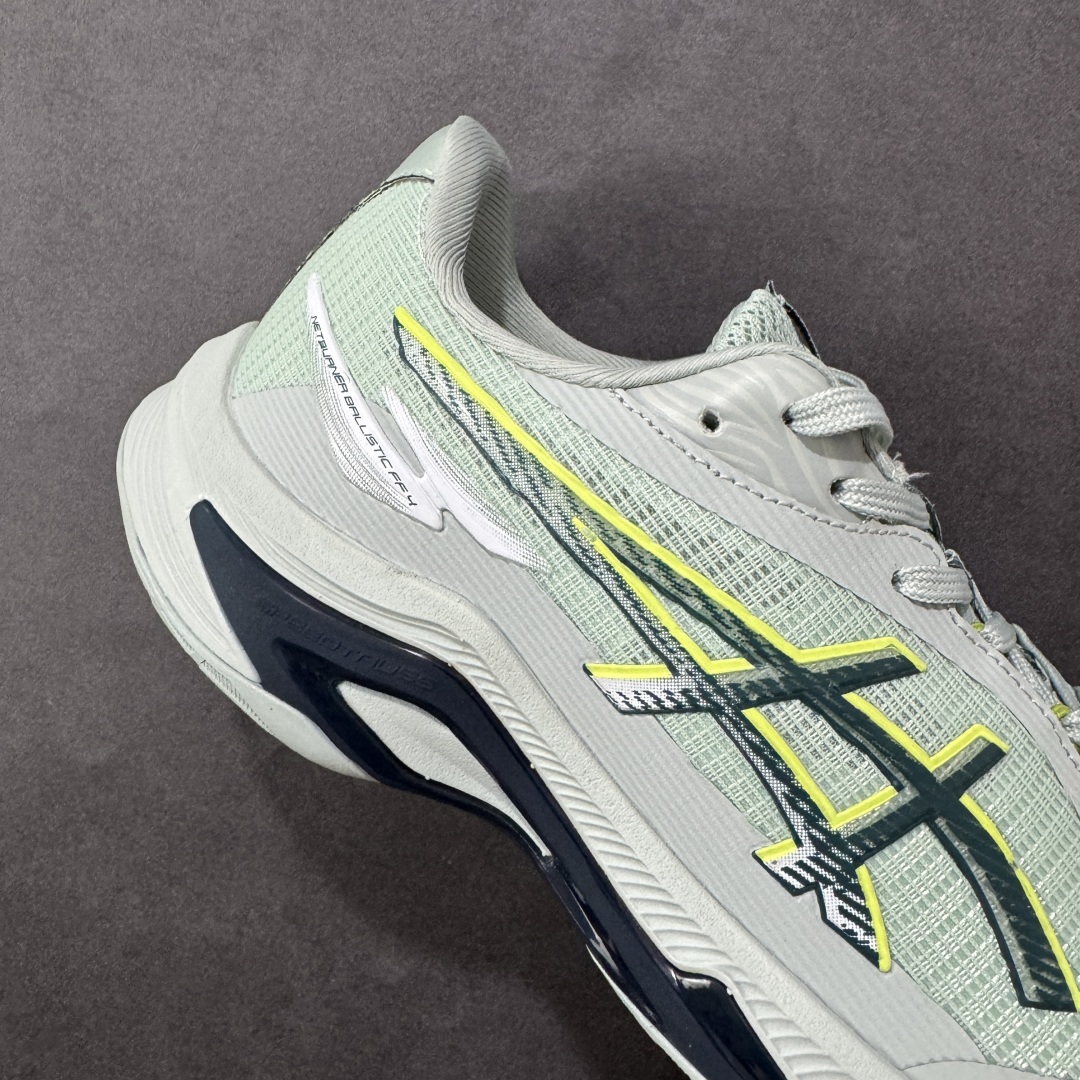 图片[6]-【公司级】亚瑟士Asics NETBURNER BALLISTIC FF 4 舒适百搭简约时尚 低帮 训练鞋 男女款运动跑步鞋 亚瑟士 ASICS GEL-NETBURNER BALLISTIC FF 4 是专为排球运动设计的专业鞋款，2025年8月推出的升级版在性能和舒适性方面均有显著提升。 核心升级亮点了包裹性与透气性：采用无缝柔韧网布鞋面，贴合度提升30%，同时通过动态束带设计实现足弓横向偏移量仅1.8mm，保持运动稳定性。 推进力与抓地力：鞋底纹路结合Precision Sole与X-Guidance设计，多方向抓地力提升25%，尤其在转折和加速场景中表现更优。 中底技术：FlyteFoam材质实现落地回弹率提升18%，配合SpeedTruss结构增强横向移动稳定性，适合快速移动场景。 适用场景点适合追求快速移动、多方向切换的排球运动员，尤其推荐给需要横向移动稳定性支撑的球员。 尺码： 36-45含半码 编码： AMB250260-选品中心