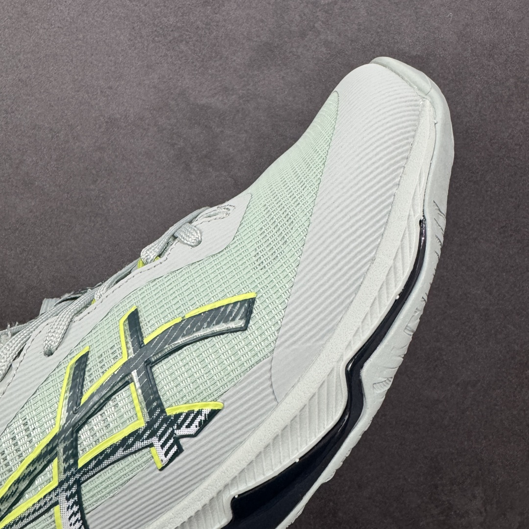 图片[5]-【公司级】亚瑟士Asics NETBURNER BALLISTIC FF 4 舒适百搭简约时尚 低帮 训练鞋 男女款运动跑步鞋 亚瑟士 ASICS GEL-NETBURNER BALLISTIC FF 4 是专为排球运动设计的专业鞋款，2025年8月推出的升级版在性能和舒适性方面均有显著提升。 核心升级亮点了包裹性与透气性：采用无缝柔韧网布鞋面，贴合度提升30%，同时通过动态束带设计实现足弓横向偏移量仅1.8mm，保持运动稳定性。 推进力与抓地力：鞋底纹路结合Precision Sole与X-Guidance设计，多方向抓地力提升25%，尤其在转折和加速场景中表现更优。 中底技术：FlyteFoam材质实现落地回弹率提升18%，配合SpeedTruss结构增强横向移动稳定性，适合快速移动场景。 适用场景点适合追求快速移动、多方向切换的排球运动员，尤其推荐给需要横向移动稳定性支撑的球员。 尺码： 36-45含半码 编码： AMB250260-选品中心