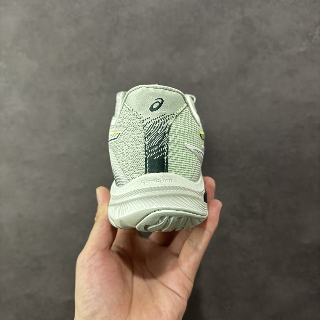图片[4]-【公司级】亚瑟士Asics NETBURNER BALLISTIC FF 4 舒适百搭简约时尚 低帮 训练鞋 男女款运动跑步鞋 亚瑟士 ASICS GEL-NETBURNER BALLISTIC FF 4 是专为排球运动设计的专业鞋款，2025年8月推出的升级版在性能和舒适性方面均有显著提升。 核心升级亮点了包裹性与透气性：采用无缝柔韧网布鞋面，贴合度提升30%，同时通过动态束带设计实现足弓横向偏移量仅1.8mm，保持运动稳定性。 推进力与抓地力：鞋底纹路结合Precision Sole与X-Guidance设计，多方向抓地力提升25%，尤其在转折和加速场景中表现更优。 中底技术：FlyteFoam材质实现落地回弹率提升18%，配合SpeedTruss结构增强横向移动稳定性，适合快速移动场景。 适用场景点适合追求快速移动、多方向切换的排球运动员，尤其推荐给需要横向移动稳定性支撑的球员。 尺码： 36-45含半码 编码： AMB250260-选品中心