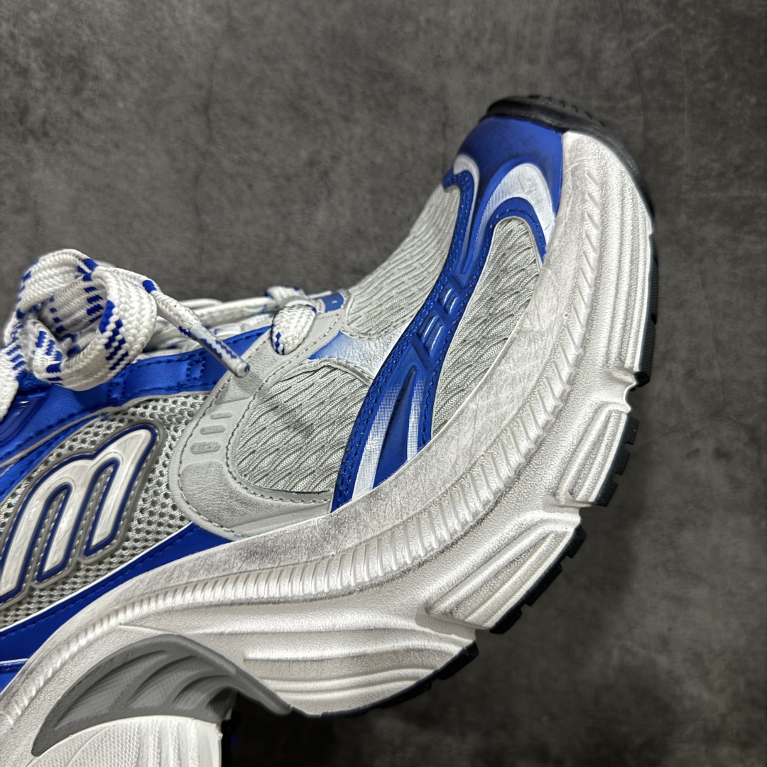 图片[6]-【XA纯原】BALENCIAGA 6XL Sneakers 巴黎世家15代 网布系带低帮走秀复古老爹鞋 全套原纸板楦头开发 最原汁原味的灵魂版型 全鞋荧光划线卡点 胶水把控整洁度追求极致完美 每一双都是工艺品 多重QC质检 超越公司货的品控标准 实实在在的免检产品 原盒原配 正确字体电绣 粗细、位置、大小正确 侧边TPU 透气孔匹配意产原版 正确分离大底 TPU软底 原版一致大底LOGO 立体感十足 原厂皮料水洗做旧 采购原厂网纱 不含皮革 网布材料和聚氨酯 磨损效果 展现品牌对于新潮事物的热情 这款鞋子拥有巨大尺寸和醒目设计 符合当下”老爹鞋”的趋势 鞋子采用银灰配色 营造出低调而不失华丽的效果 10XL的尺码使它成为市场中最显眼的存在 适合追求个性化的人群 Balenciaga始终站在时尚前沿 此次发布的产品再次体现了他们的创新能力 尺码：35-46-选品中心