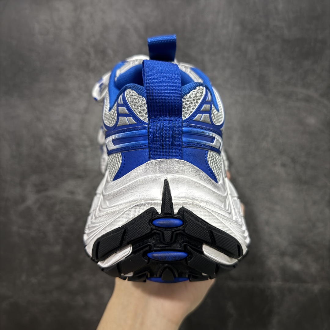 图片[4]-【XA纯原】BALENCIAGA 6XL Sneakers 巴黎世家15代 网布系带低帮走秀复古老爹鞋 全套原纸板楦头开发 最原汁原味的灵魂版型 全鞋荧光划线卡点 胶水把控整洁度追求极致完美 每一双都是工艺品 多重QC质检 超越公司货的品控标准 实实在在的免检产品 原盒原配 正确字体电绣 粗细、位置、大小正确 侧边TPU 透气孔匹配意产原版 正确分离大底 TPU软底 原版一致大底LOGO 立体感十足 原厂皮料水洗做旧 采购原厂网纱 不含皮革 网布材料和聚氨酯 磨损效果 展现品牌对于新潮事物的热情 这款鞋子拥有巨大尺寸和醒目设计 符合当下”老爹鞋”的趋势 鞋子采用银灰配色 营造出低调而不失华丽的效果 10XL的尺码使它成为市场中最显眼的存在 适合追求个性化的人群 Balenciaga始终站在时尚前沿 此次发布的产品再次体现了他们的创新能力 尺码：35-46-选品中心