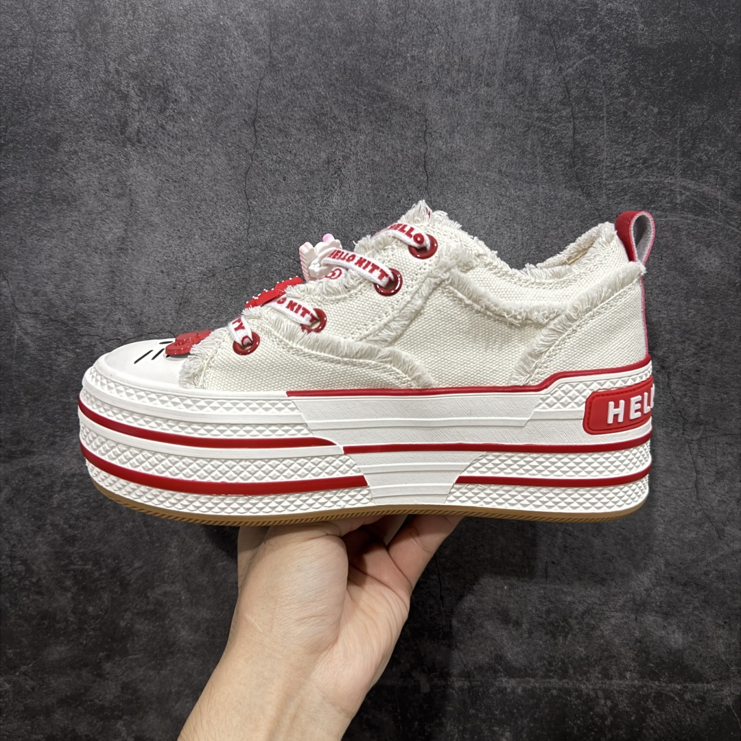 图片[2]-【广东纯原版本】Sanrio/三丽鸥 x OLD ORDER 联名限定 凯蒂粉蓝 6.5CM 厚底增高帆布鞋 马卡龙 鞋身满印的Hello Kitty凯蒂猫图案真的好可爱💗 粉蓝色系的毛边设计满满小香风氛围感 脚感蛮舒适的不磨脚，搭配清新干净 小个子也能拥有大长腿 出街穿这双回头率拉满了🥰 氛围感就够了 日常穿搭也很出彩啦 货号：O2320805 尺码 35 36 37 38 39 40-选品中心