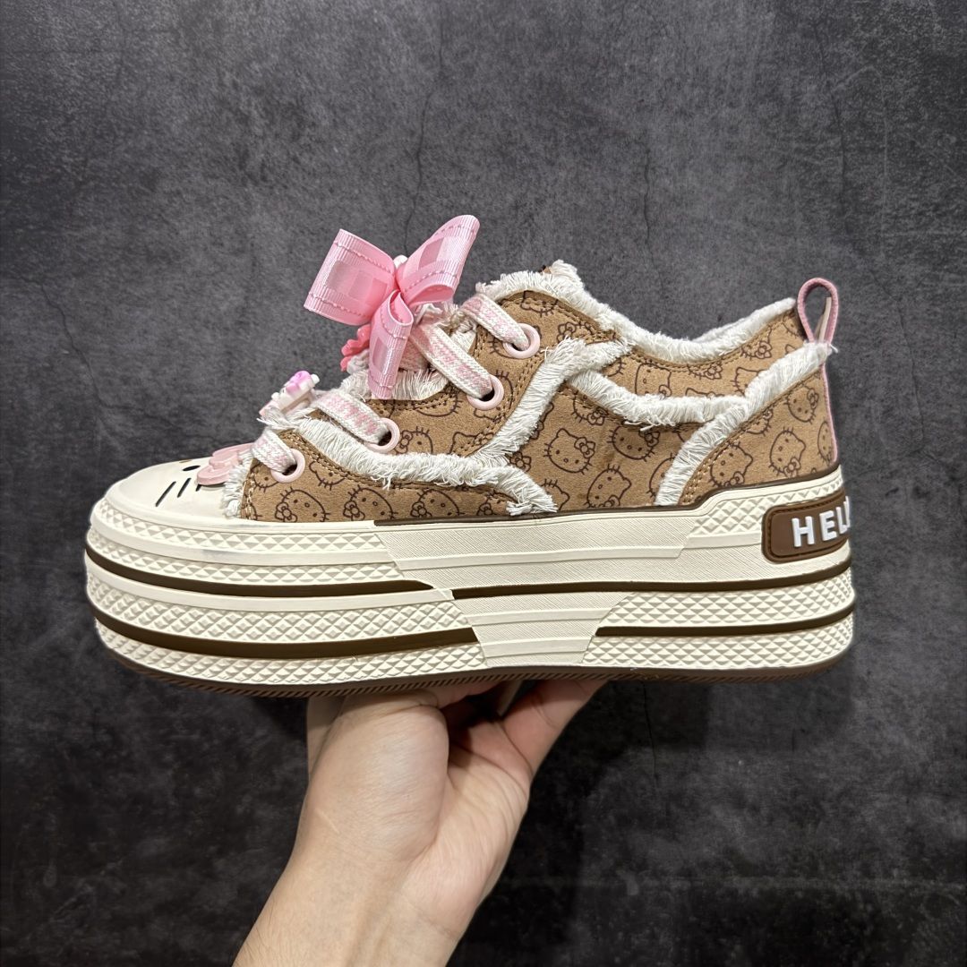 广东纯原版本 Sanrio/三丽鸥 x OLD ORDER 联名限定 凯蒂粉蓝 6.5CM 厚底增高帆布鞋 O2320805-High Quatity Cheap Brand wholesale wholesaler seller Clothes Bags handbags Sneakers Top Fashion Clothing Shoes from China Factory Chinese suppliers best Quality Beautiful Price 广东纯原版本 Sanrio/三丽鸥 x OLD ORDER 联名限定 凯蒂粉蓝 6.5CM 厚底增高帆布鞋 O2320805