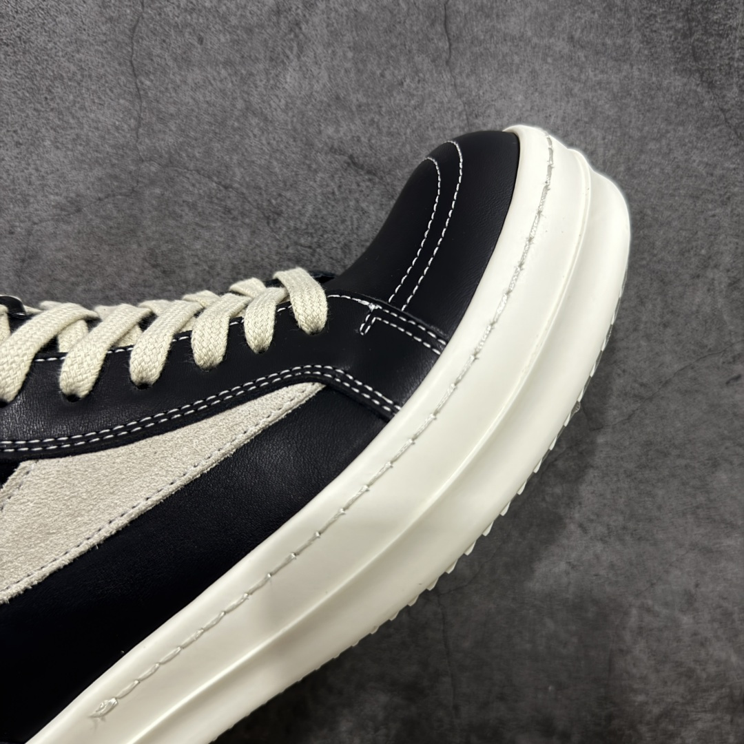 图片[6]-【莞产G版】RO / Rick Owens 瑞克·欧文斯【主线】 【名称】牛皮黑白高帮侵权万子 【款式】 侵权三角标/低帮/经典底/细鞋带款，摔纹粒面黑色牛皮！ 【皮料】 东莞原厂进口全新定制摔纹粒面黑色牛皮，油光发亮质感！ 【三角标】长绒灰白麂皮头层小牛皮，厚切1.2mm。 【鞋带】 鞋带采用水染定织法工艺，高密度之下，透出光泽感！ 【鞋头】 原厂楦头定型，优雅大幅度上翘弧度！ 【鞋舌】 内里和后跟包裹是全牛皮，一整张牛皮切割，无拼皮、无边角料皮！ 【鞋底】TPU大底奶香味！硬度、肤感一比一！鞋底logo钢印清晰正确！ 【鞋垫】整张牛皮鞋垫 + 3层夹心泡棉材质（白+粉色），独家私人开模冲孔！ 【尺码】 ：36 37 38 39 40 41 42 43 44 45 46！-选品中心