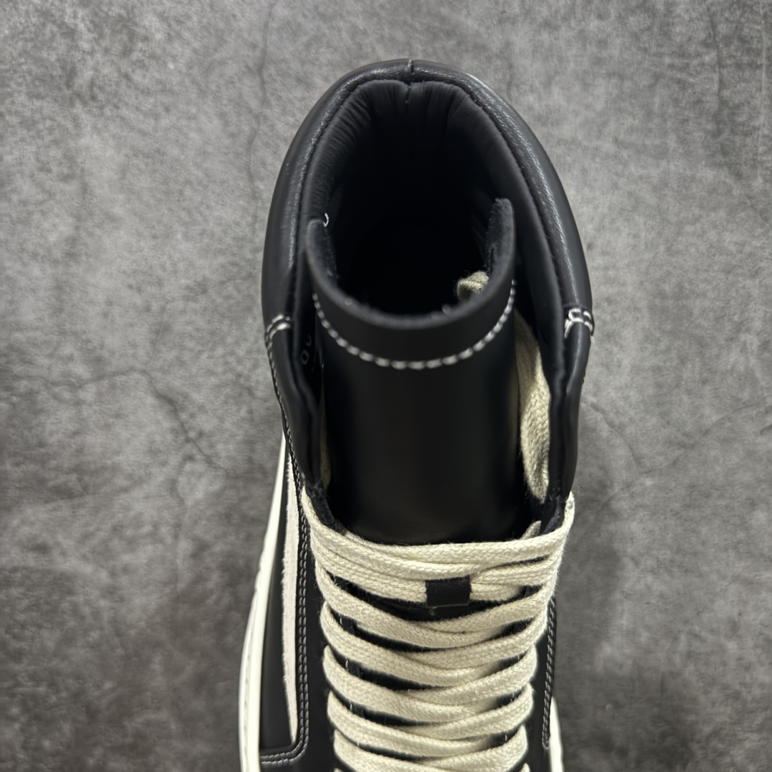 图片[8]-【莞产G版】RO / Rick Owens 瑞克·欧文斯【主线】 【名称】牛皮黑白高帮侵权万子 【款式】 侵权三角标/低帮/经典底/细鞋带款，摔纹粒面黑色牛皮！ 【皮料】 东莞原厂进口全新定制摔纹粒面黑色牛皮，油光发亮质感！ 【三角标】长绒灰白麂皮头层小牛皮，厚切1.2mm。 【鞋带】 鞋带采用水染定织法工艺，高密度之下，透出光泽感！ 【鞋头】 原厂楦头定型，优雅大幅度上翘弧度！ 【鞋舌】 内里和后跟包裹是全牛皮，一整张牛皮切割，无拼皮、无边角料皮！ 【鞋底】TPU大底奶香味！硬度、肤感一比一！鞋底logo钢印清晰正确！ 【鞋垫】整张牛皮鞋垫 + 3层夹心泡棉材质（白+粉色），独家私人开模冲孔！ 【尺码】 ：36 37 38 39 40 41 42 43 44 45 46！-选品中心